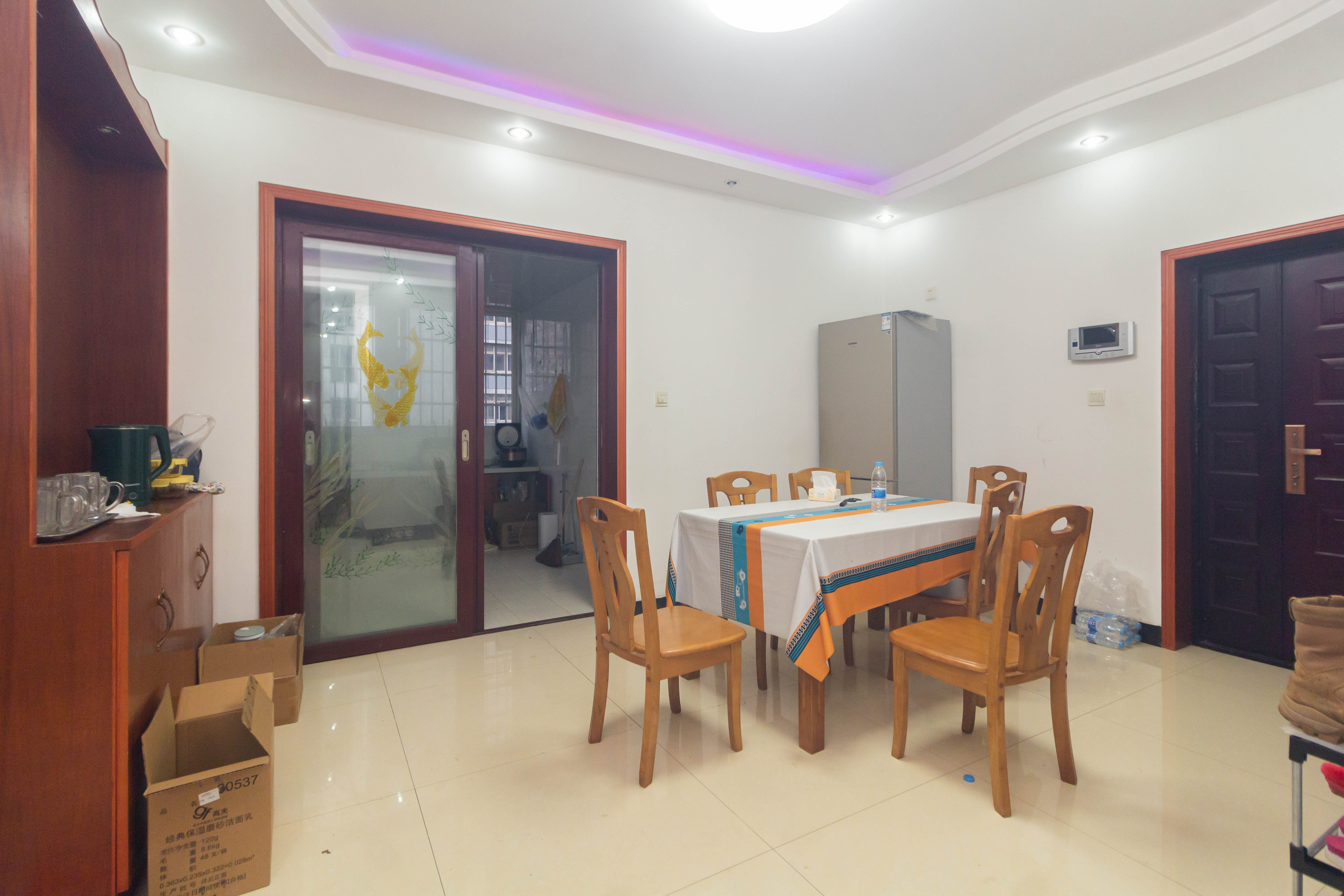 广角之恋(睿智园) 3室2厅2卫 79.8万 广角之恋(睿智园) 3室2厅2卫 79.8万客厅