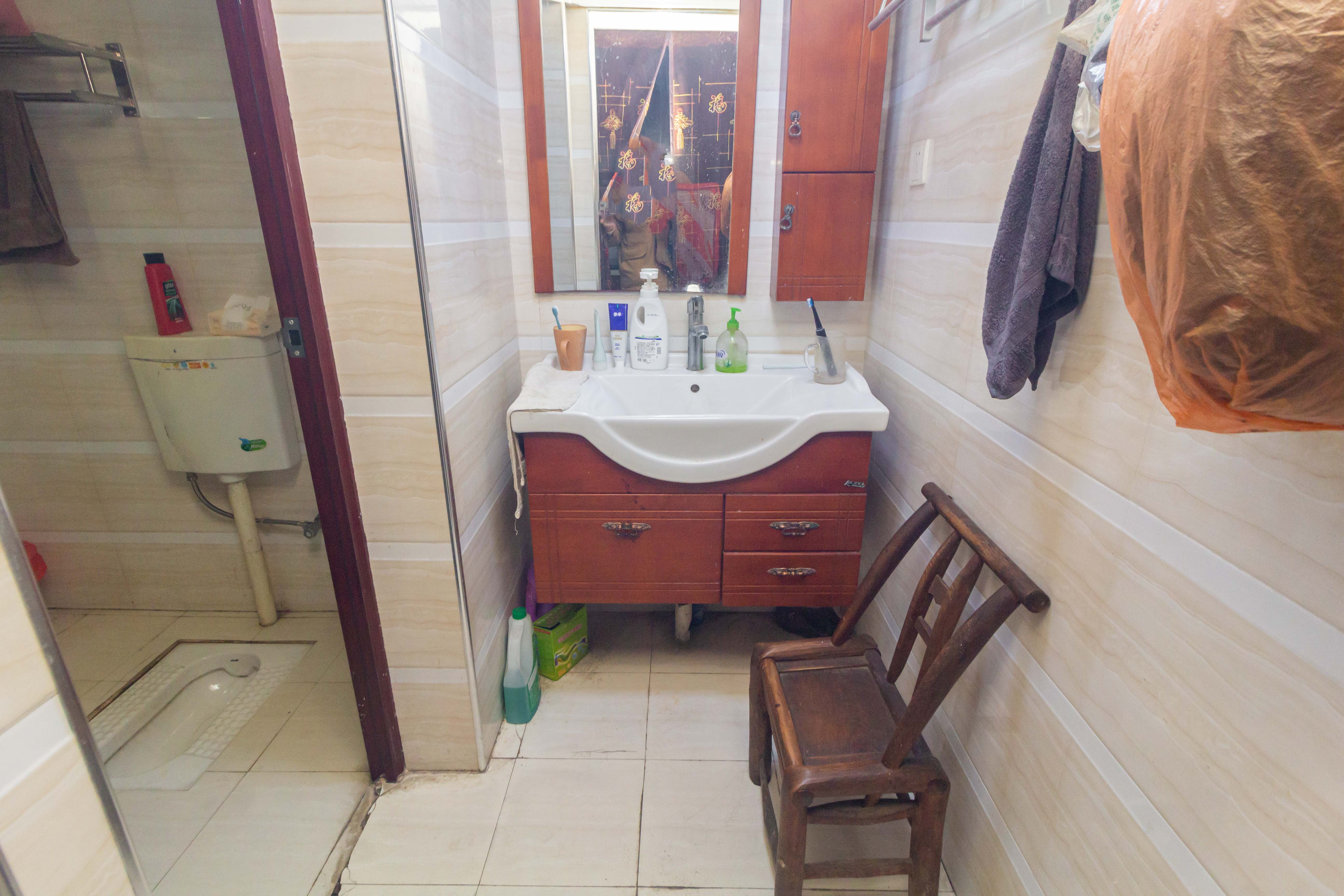 广角之恋(睿智园) 3室2厅2卫 79.8万 广角之恋(睿智园) 3室2厅2卫 79.8万卫生间