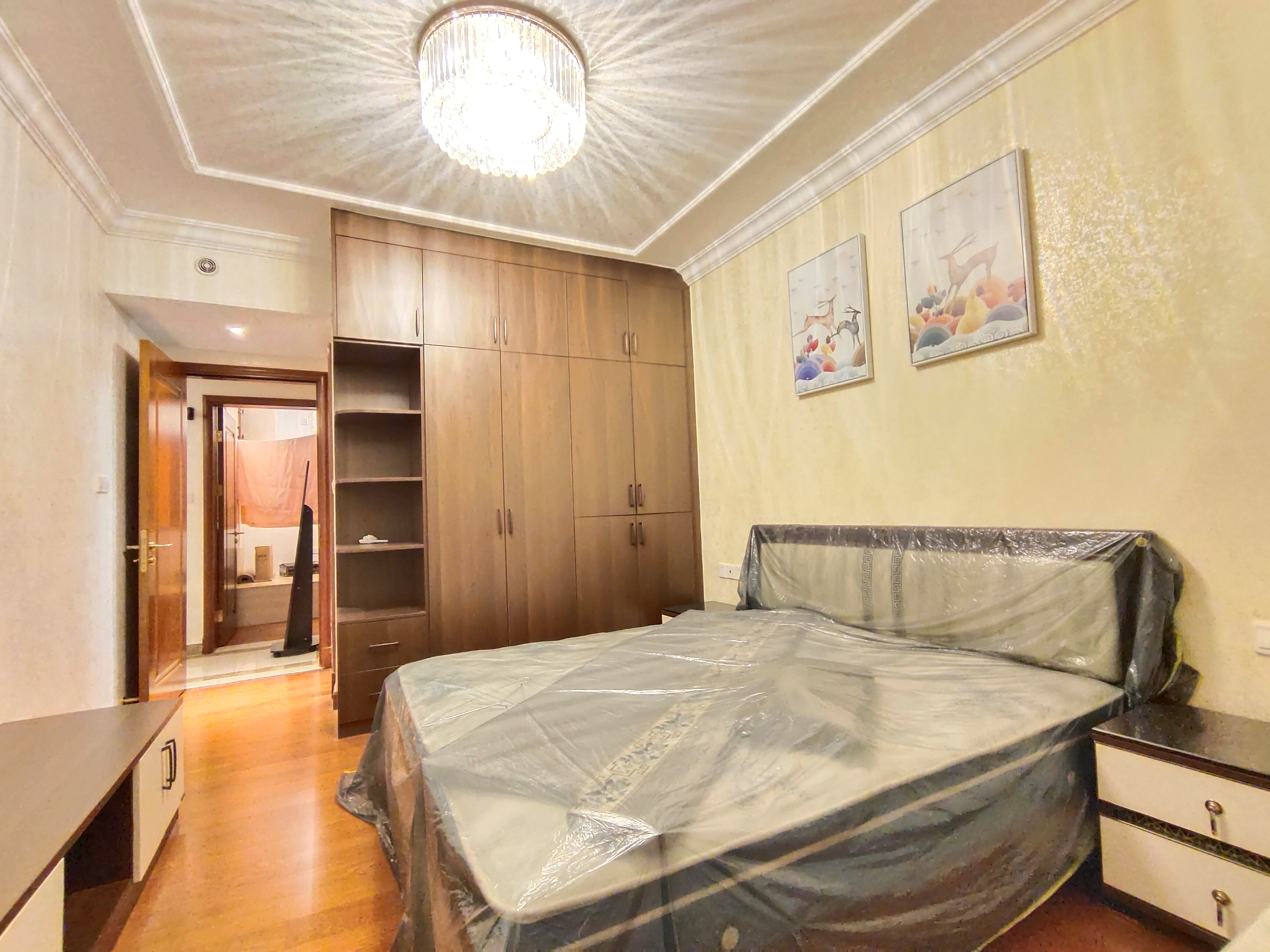 恒大华府  3室2厅2卫    90.8万 恒大华府  3室2厅2卫    90.8万室内图