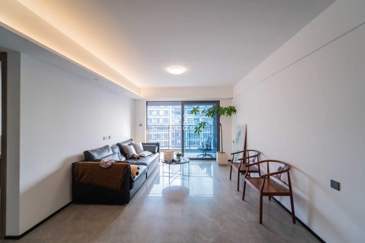 轨道万科悦府 3室2厅2卫 156.0万 轨道万科悦府 3室2厅2卫 156.0万客厅