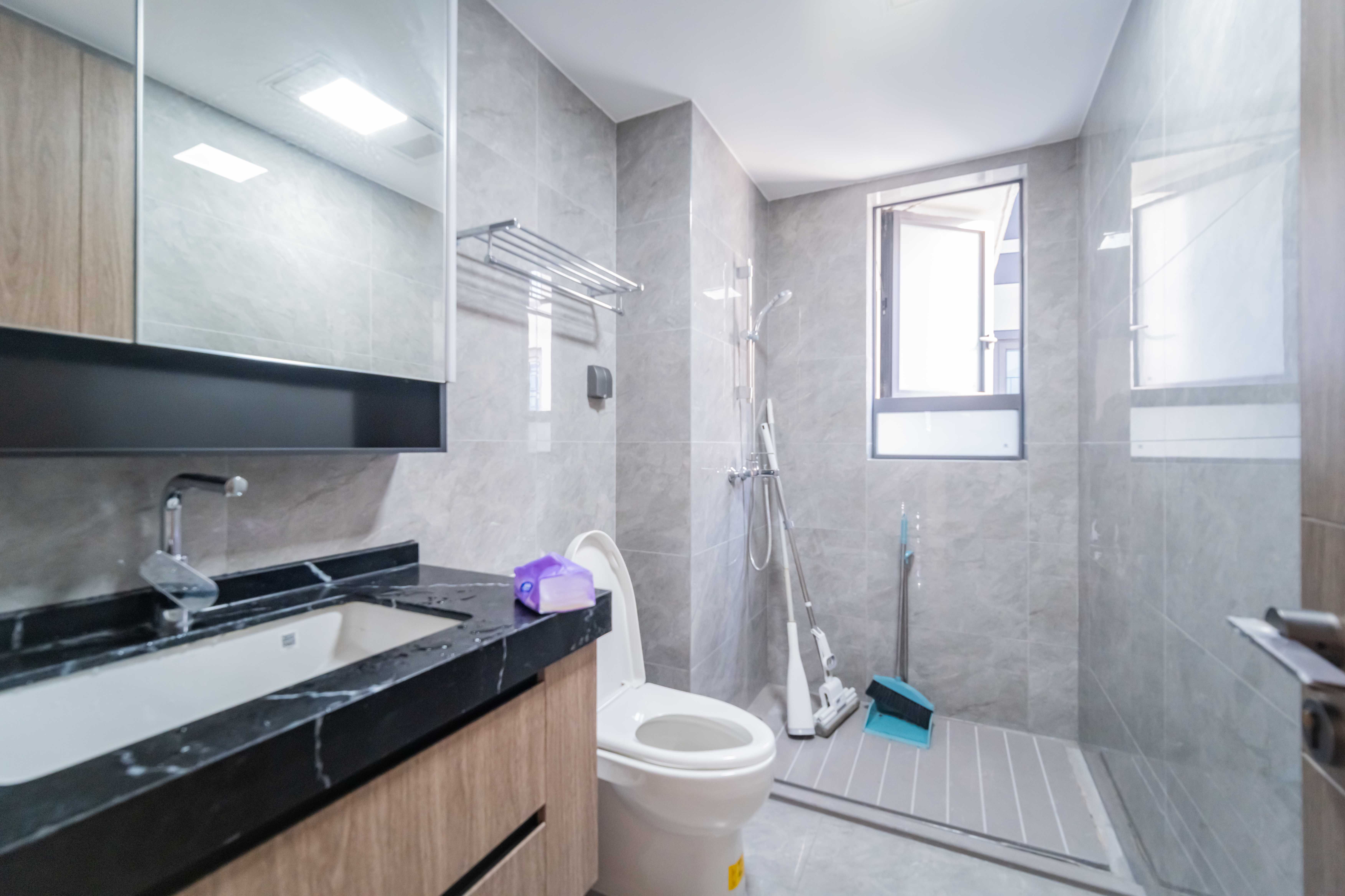 轨道万科悦府 3室2厅2卫 156.0万 轨道万科悦府 3室2厅2卫 156.0万卫生间