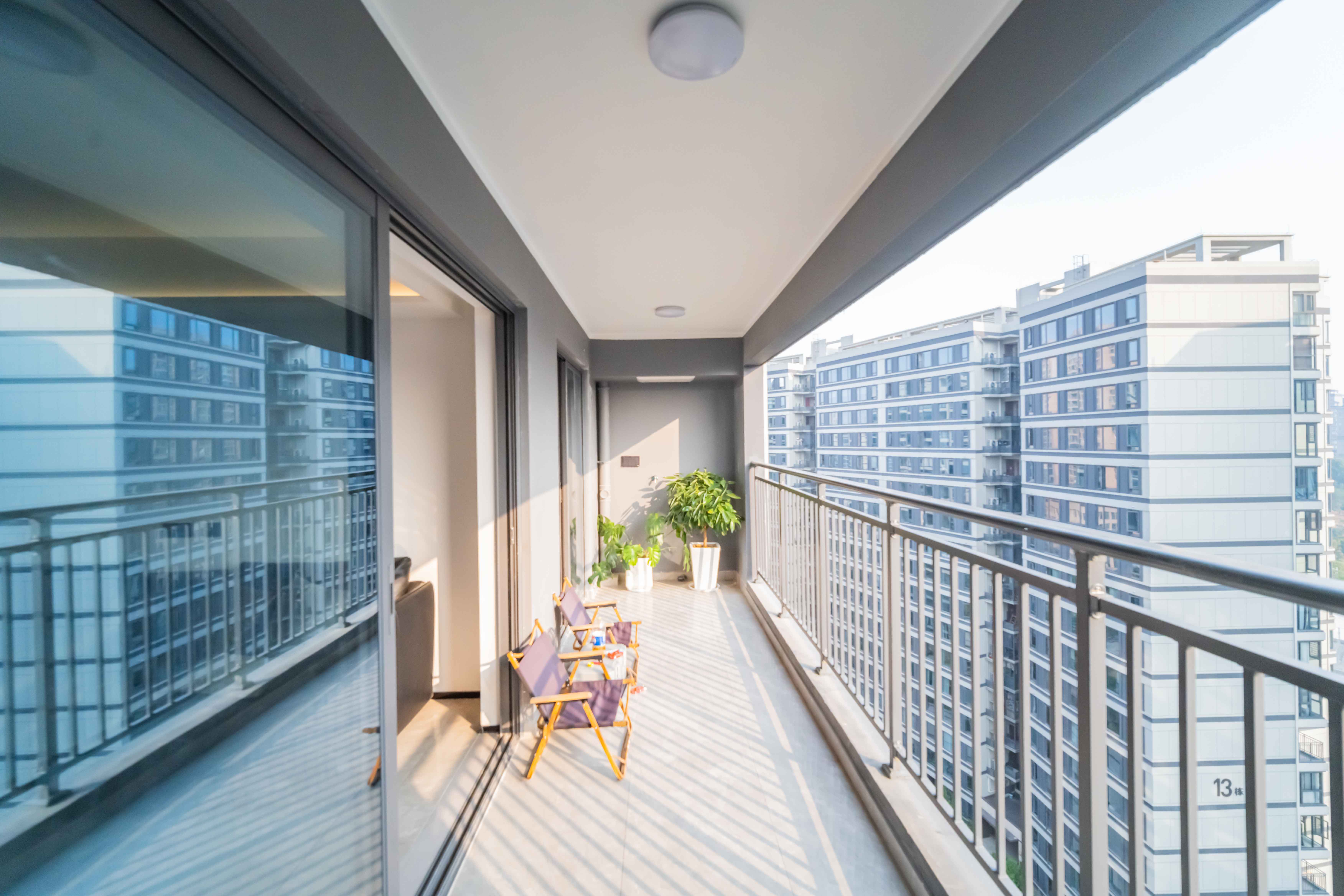 轨道万科悦府 3室2厅2卫 156.0万 轨道万科悦府 3室2厅2卫 156.0万阳台