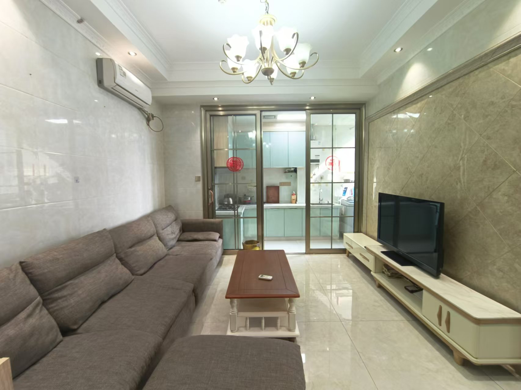 庐山一号 2室2厅1卫 1800.0元/月 庐山一号 2室2厅1卫 1800.0元/月室内图