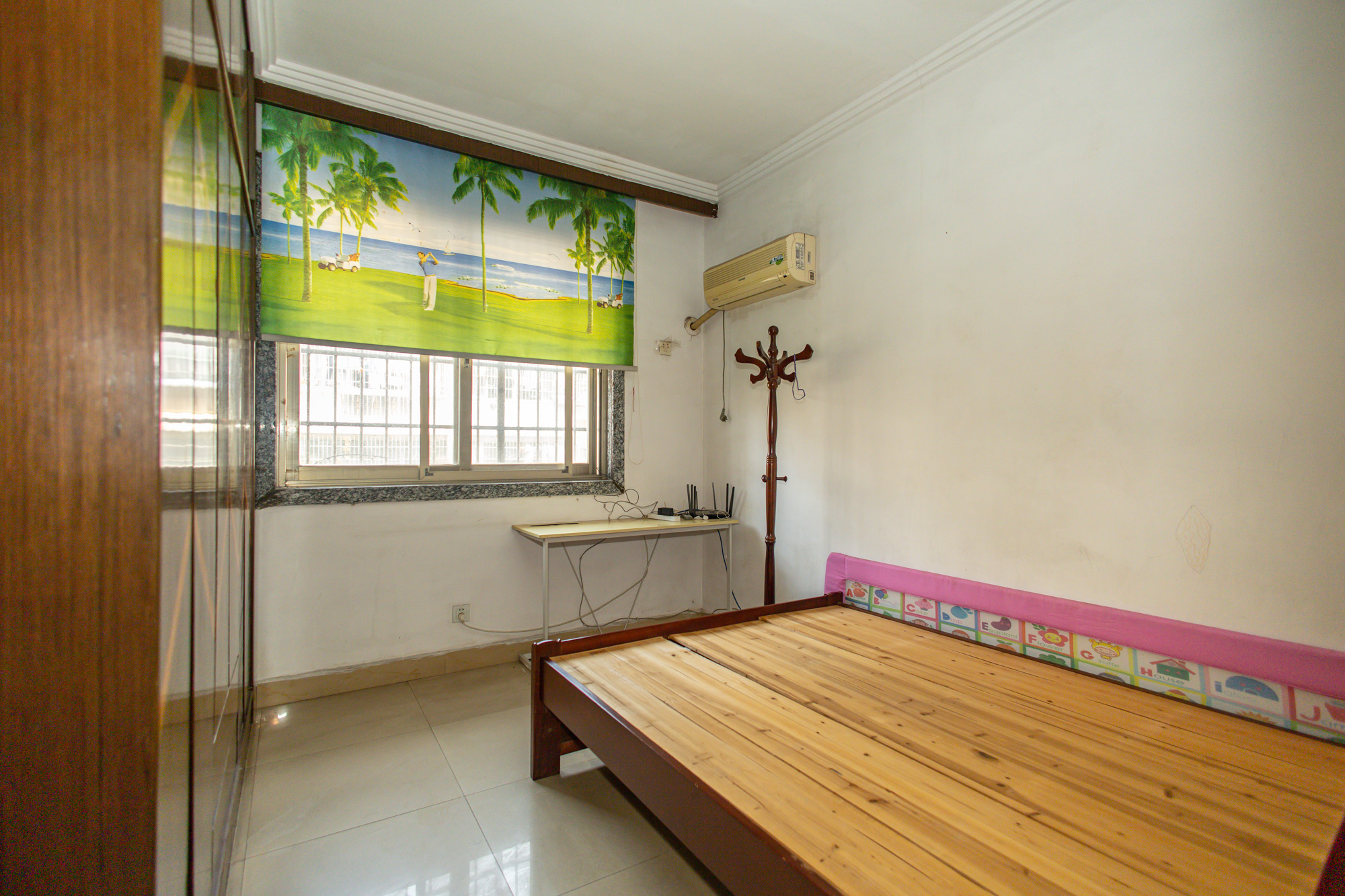 星邮小区  3室2厅1卫    53.0万卧室