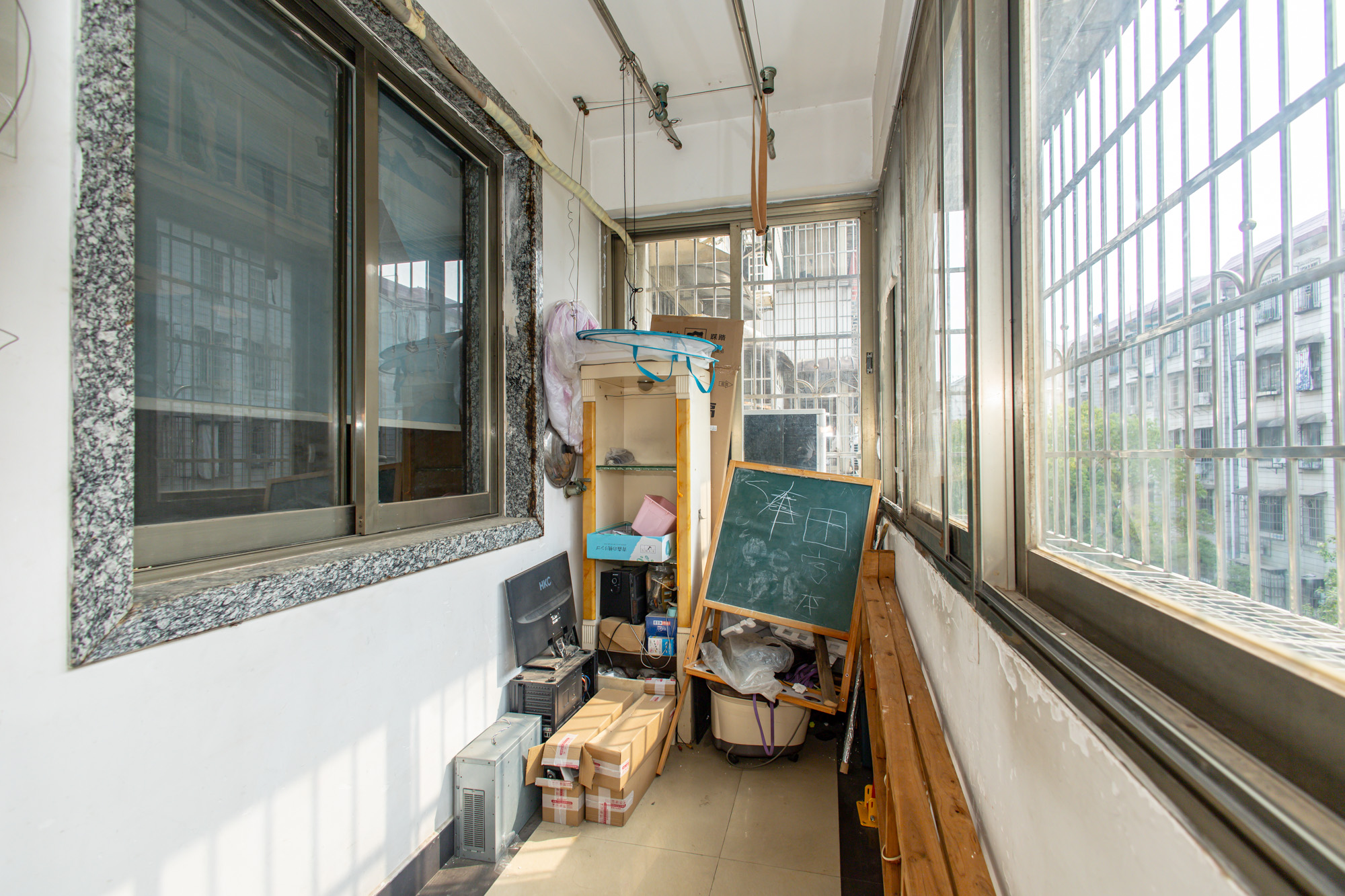 星邮小区  3室2厅1卫    53.0万阳台