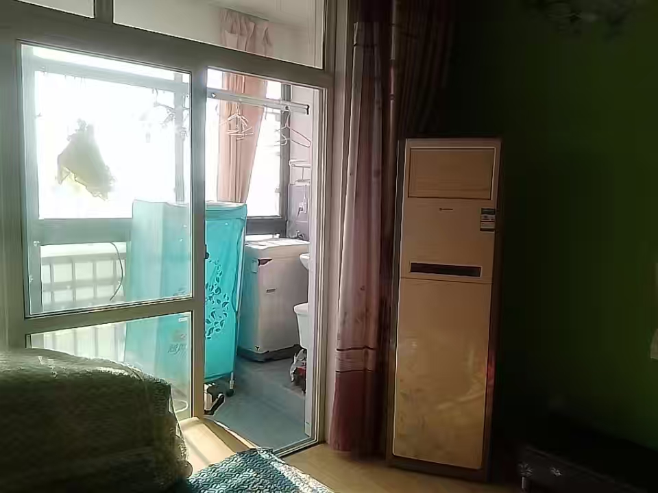 嘉天紫东苑 4室2厅2卫 1350.0元/月 嘉天紫东苑 4室2厅2卫 1350.0元/月室内图