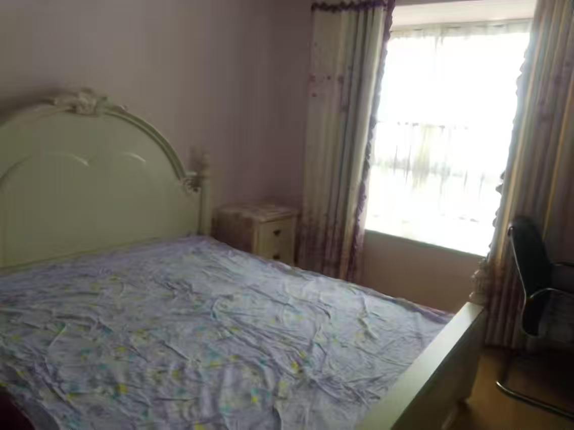 嘉天紫东苑 4室2厅2卫 1350.0元/月 嘉天紫东苑 4室2厅2卫 1350.0元/月室内图