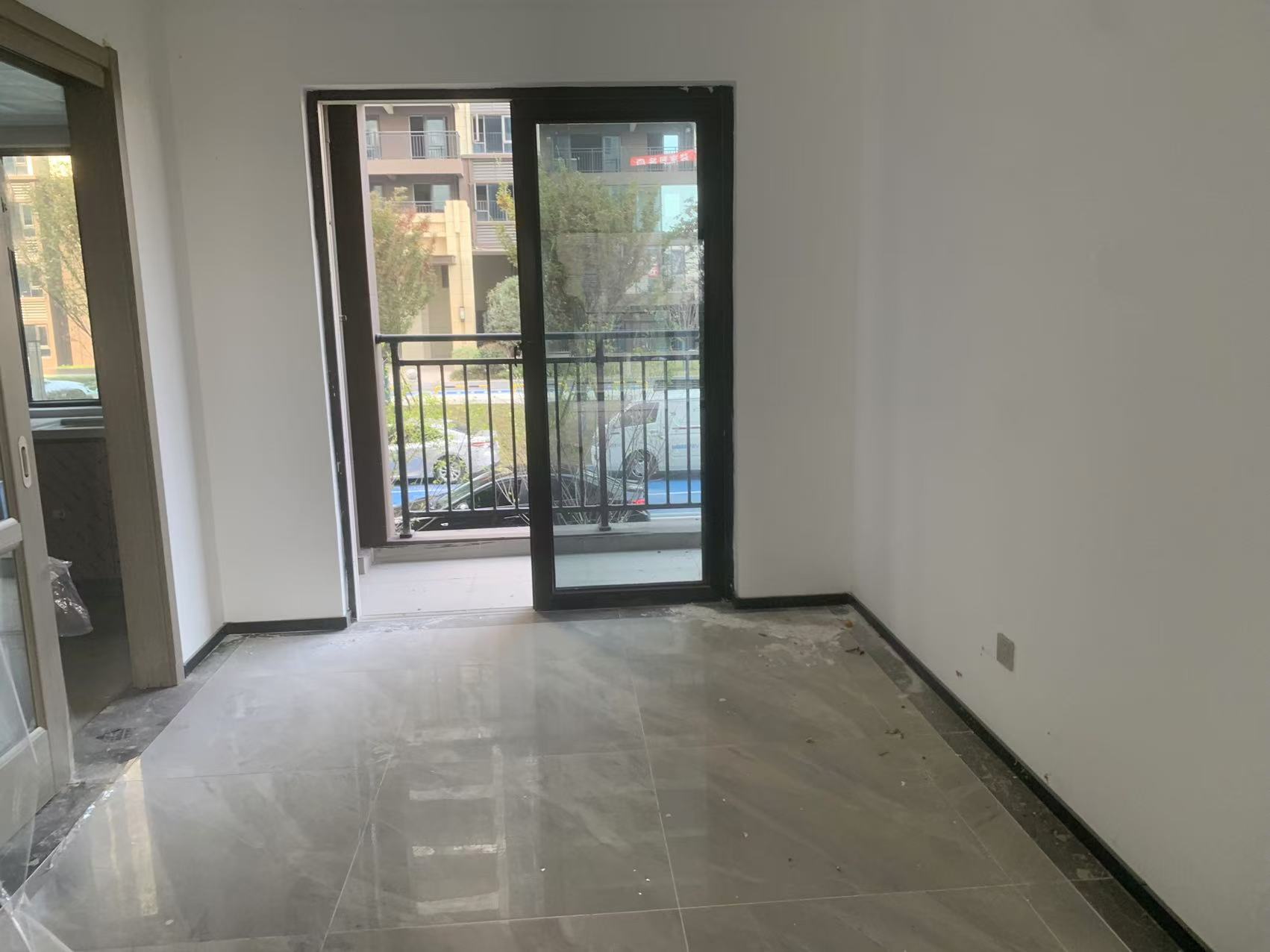 碧桂园华府(碧桂园五期) 4室2厅2卫 1800.0元/月 碧桂园华府(碧桂园五期) 4室2厅2卫 1800.0元/月室内图