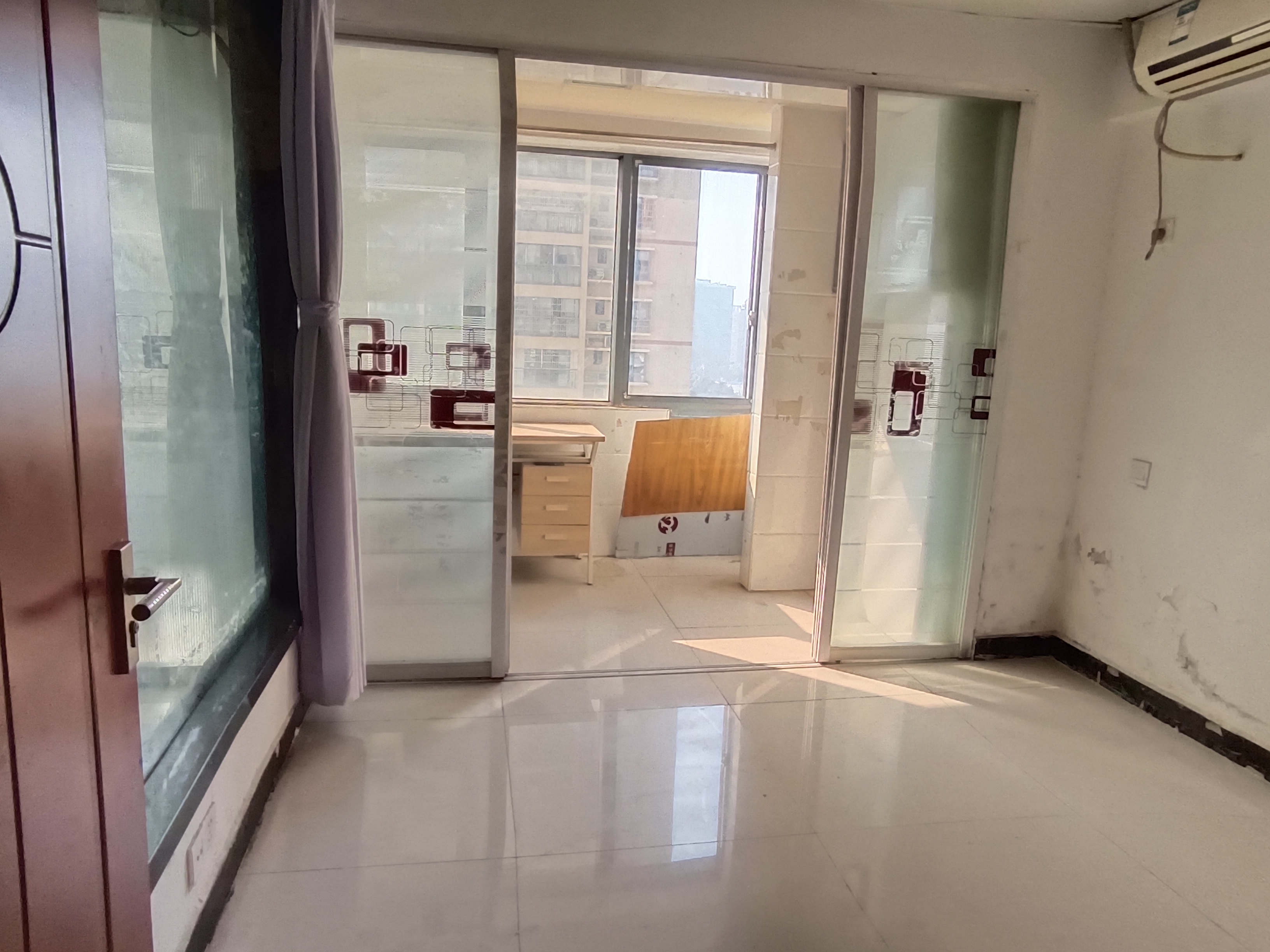 东方芙蓉 2室1厅1卫 2500.0元/月 东方芙蓉 2室1厅1卫 2500.0元/月室内图