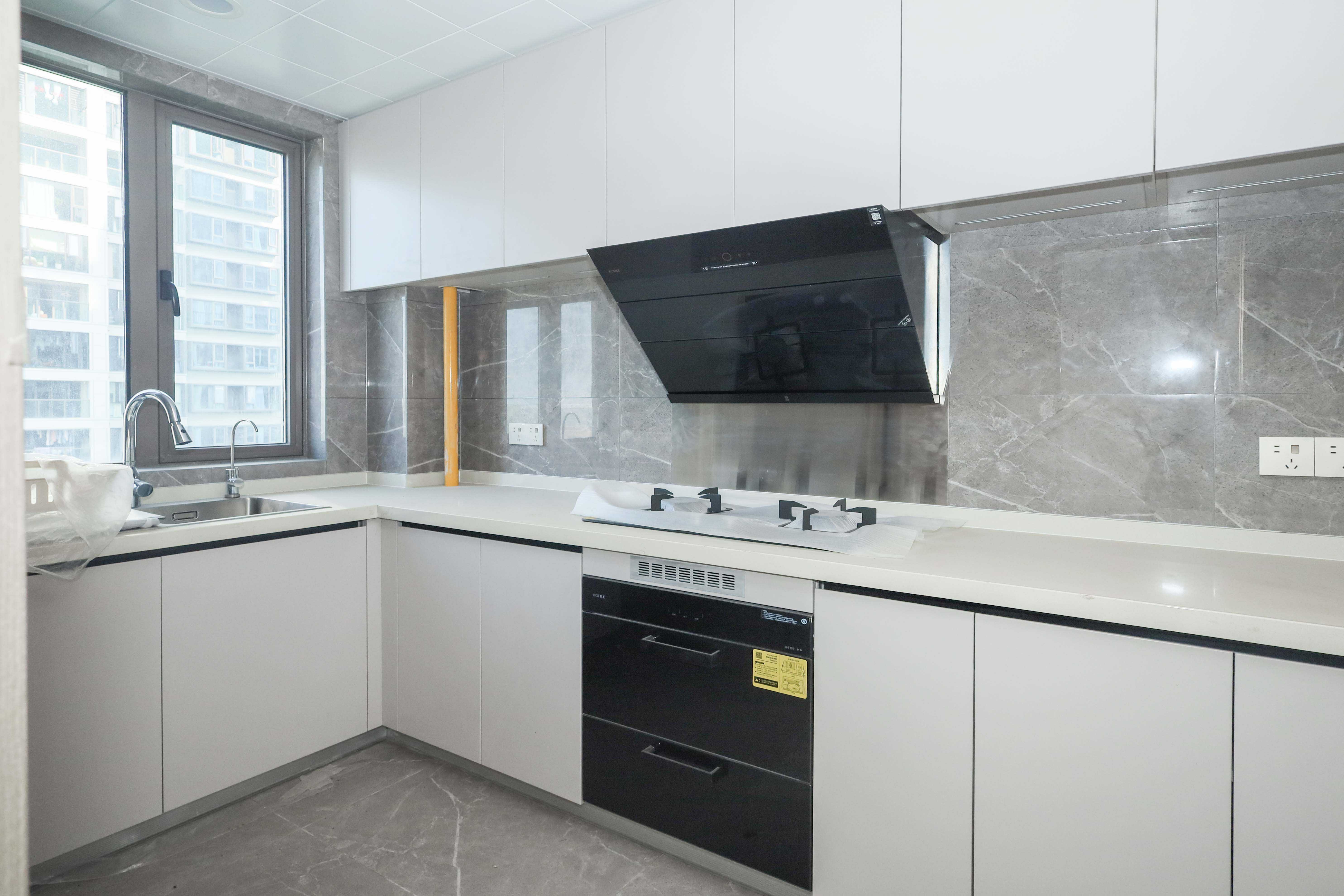 长沙溪山悦 4室2厅2卫 128.0万 长沙溪山悦 4室2厅2卫 128.0万厨房