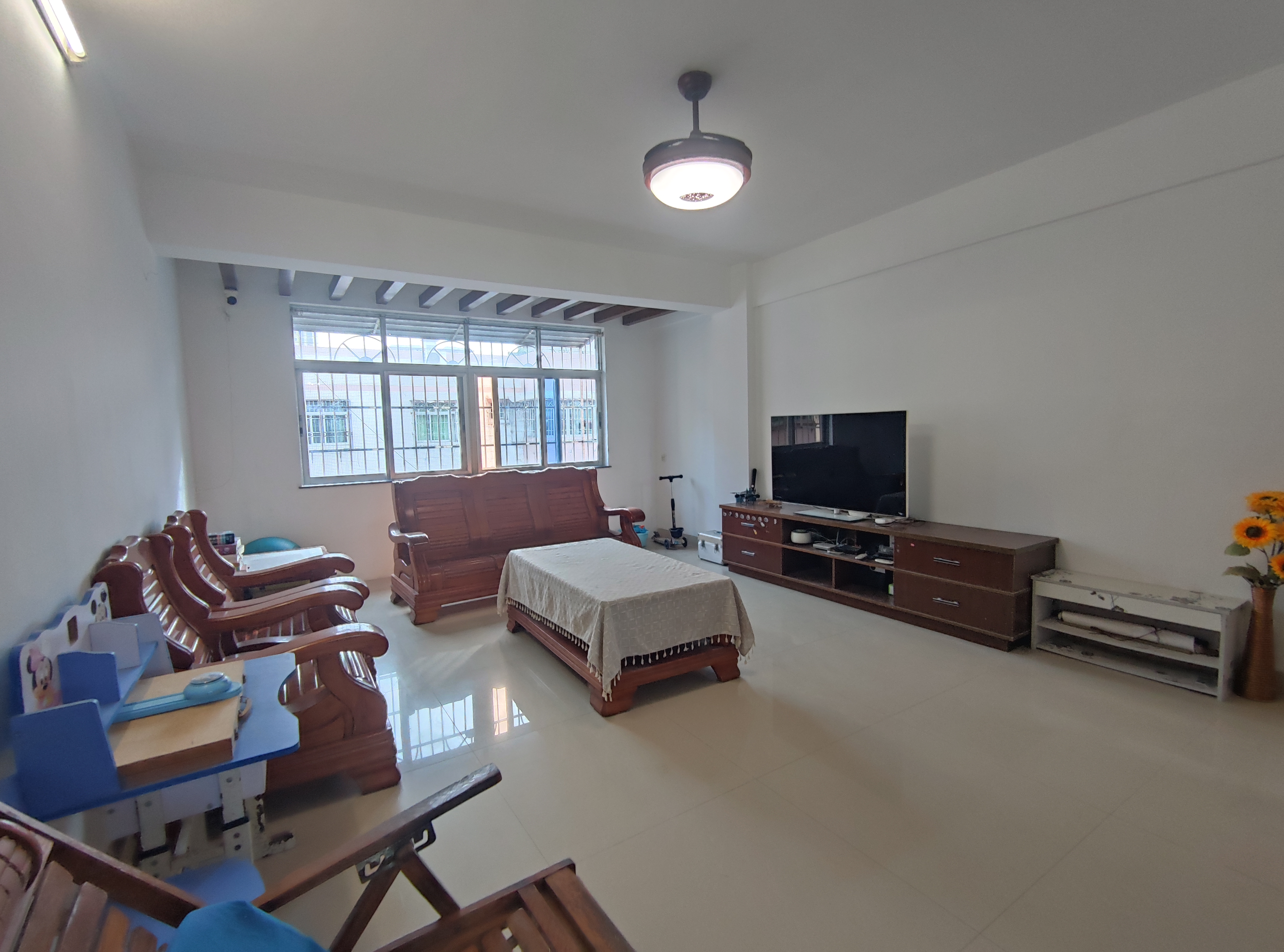 金牛生态小区 3室2厅2卫 2200.0元/月 金牛生态小区 3室2厅2卫 2200.0元/月室内图