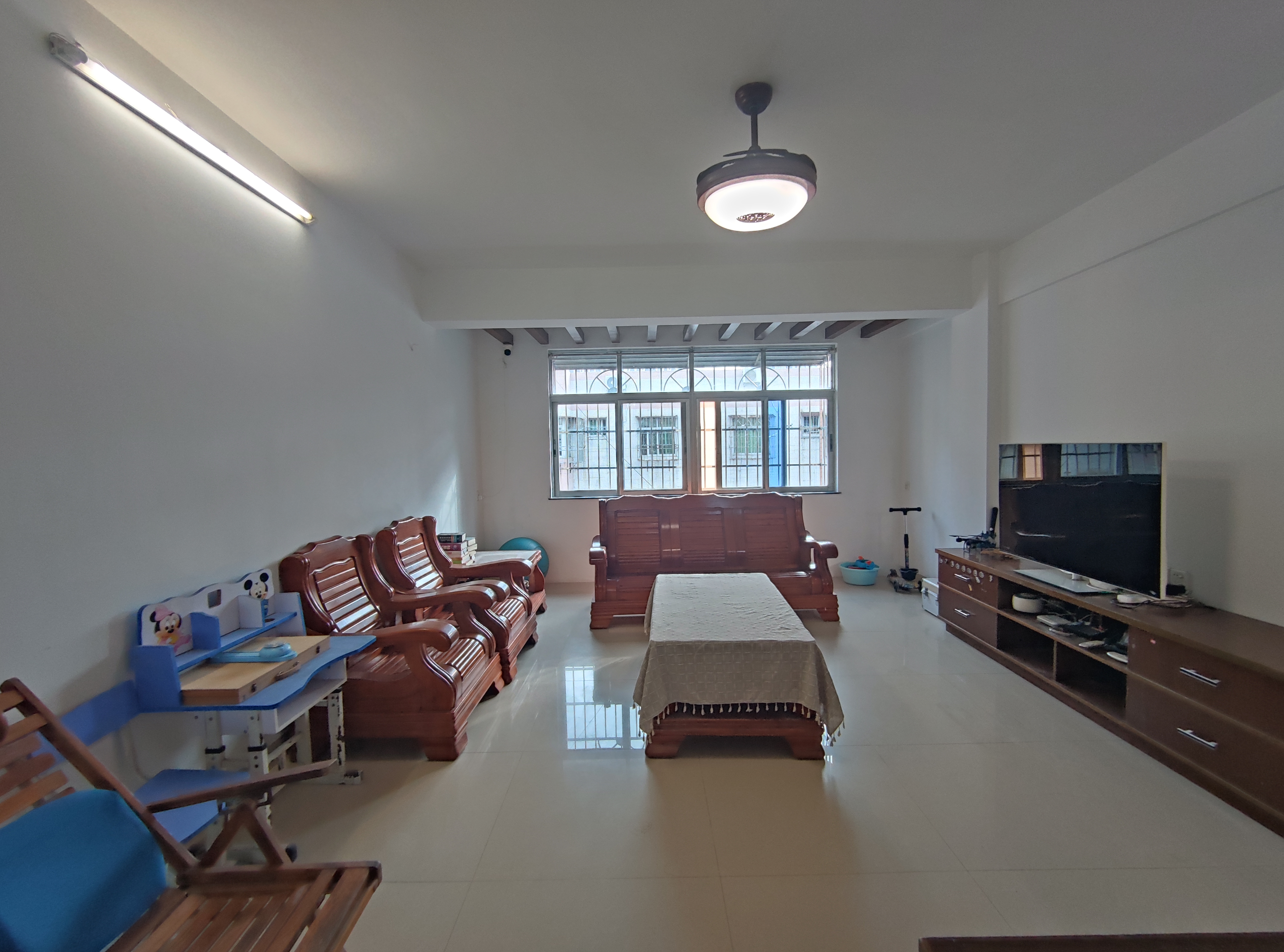 金牛生态小区 3室2厅2卫 2200.0元/月 金牛生态小区 3室2厅2卫 2200.0元/月室内图