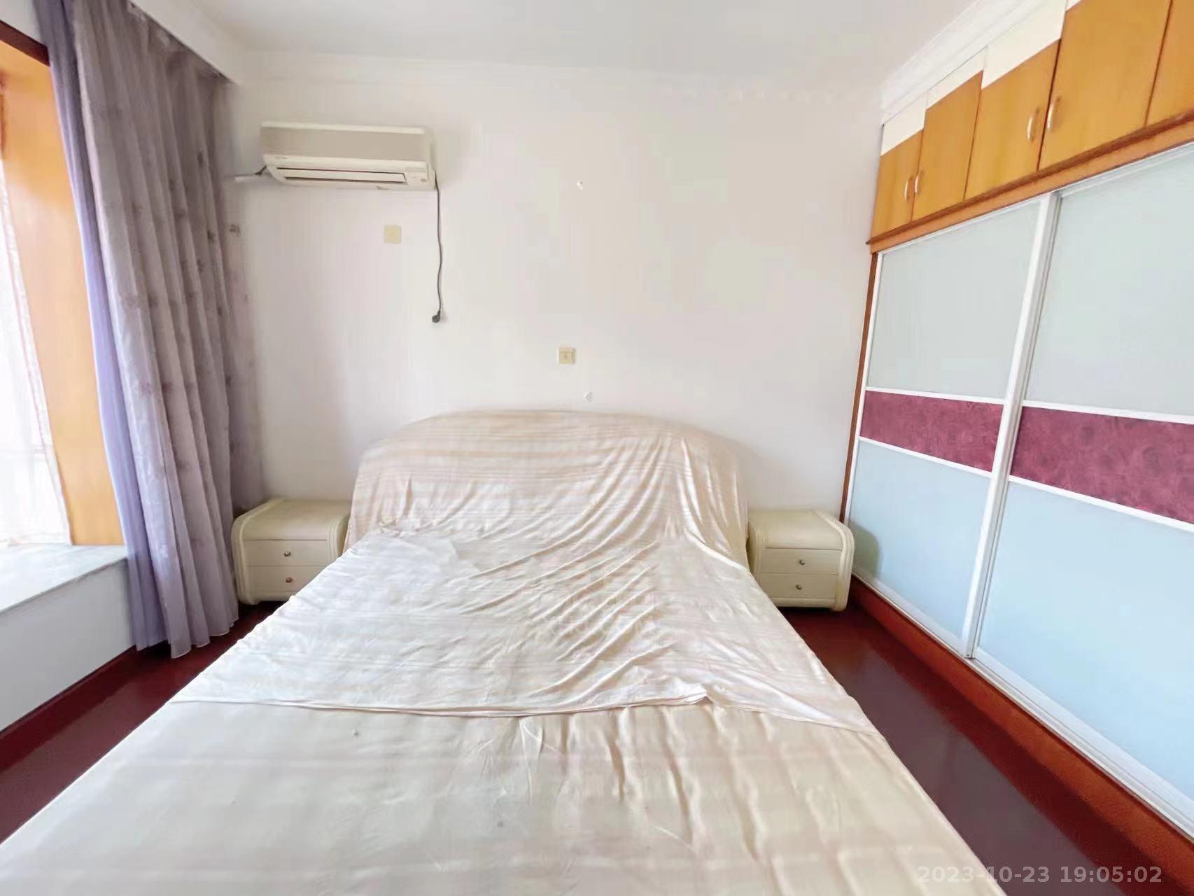 莲花小区 3室2厅2卫 1600.0元/月 莲花小区 3室2厅2卫 1600.0元/月室内图