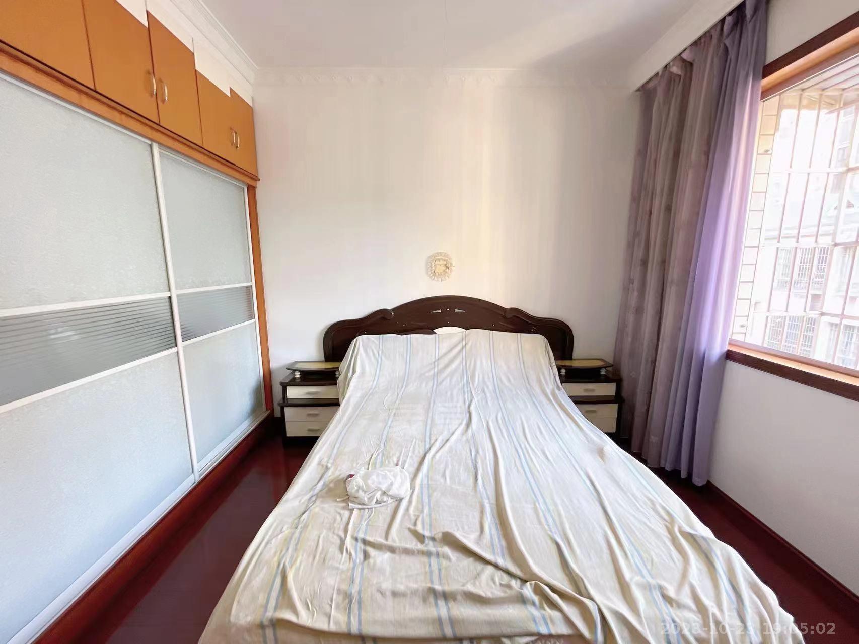 莲花小区 3室2厅2卫 1600.0元/月 莲花小区 3室2厅2卫 1600.0元/月室内图