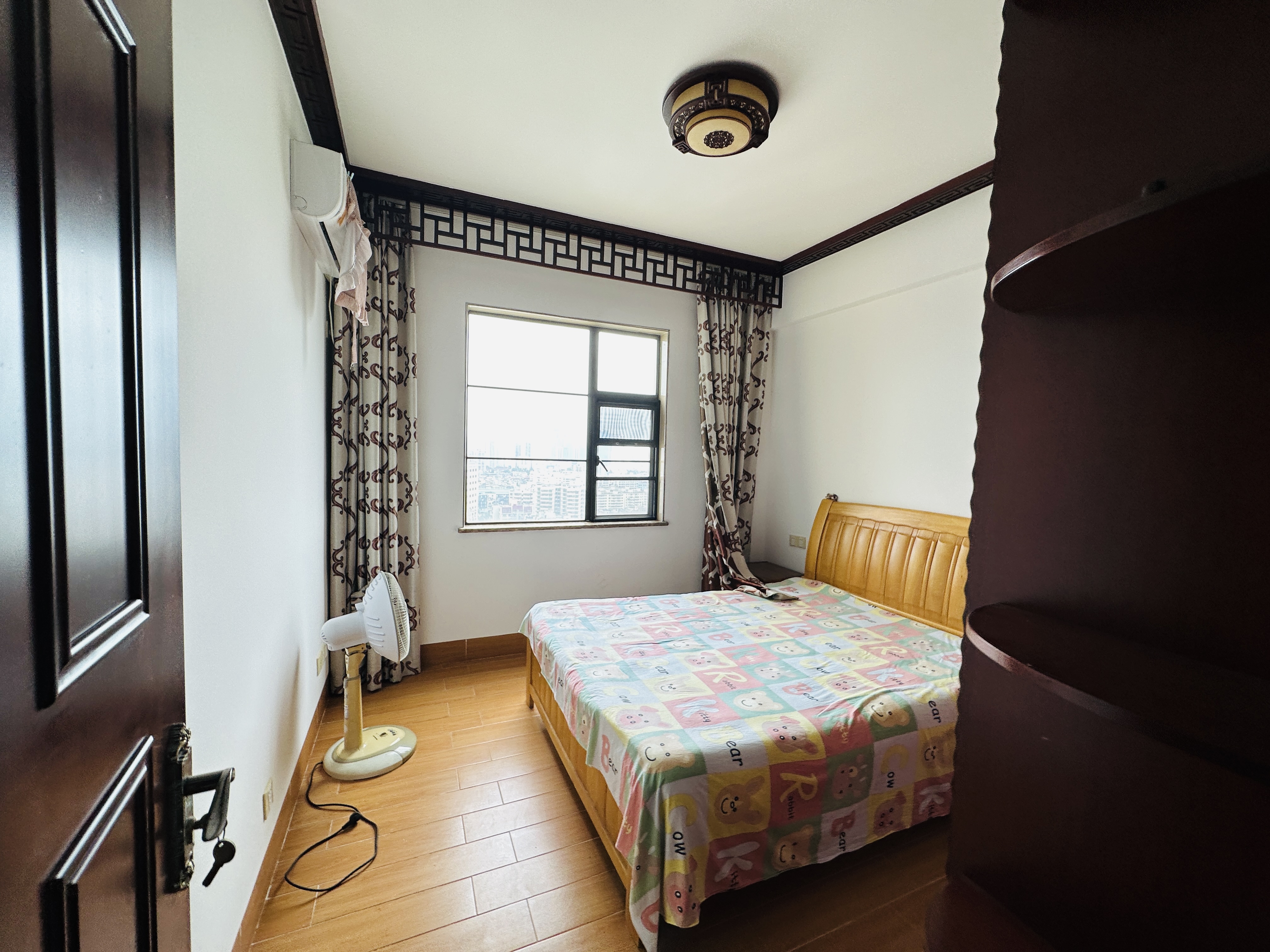 香樟林 4室2厅2卫 269.0万 香樟林 4室2厅2卫 269.0万卧室