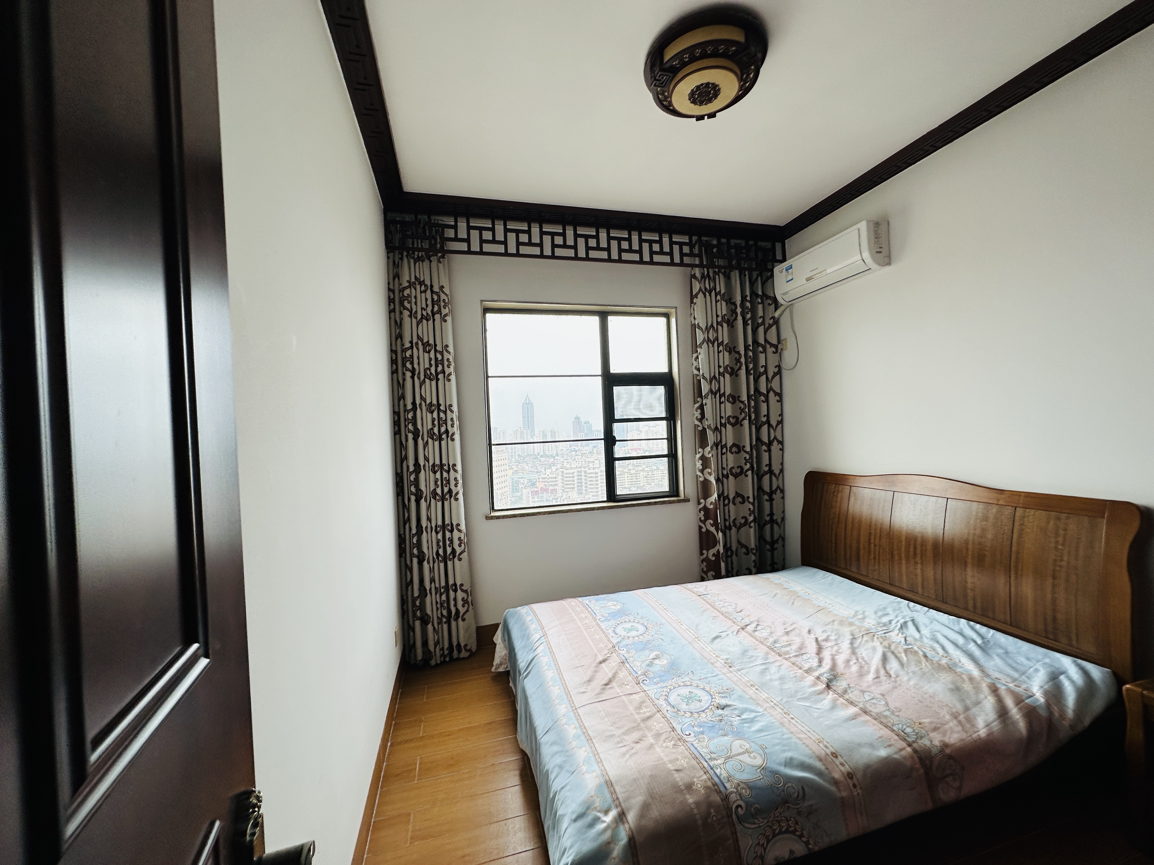 香樟林 4室2厅2卫 269.0万 香樟林 4室2厅2卫 269.0万卧室