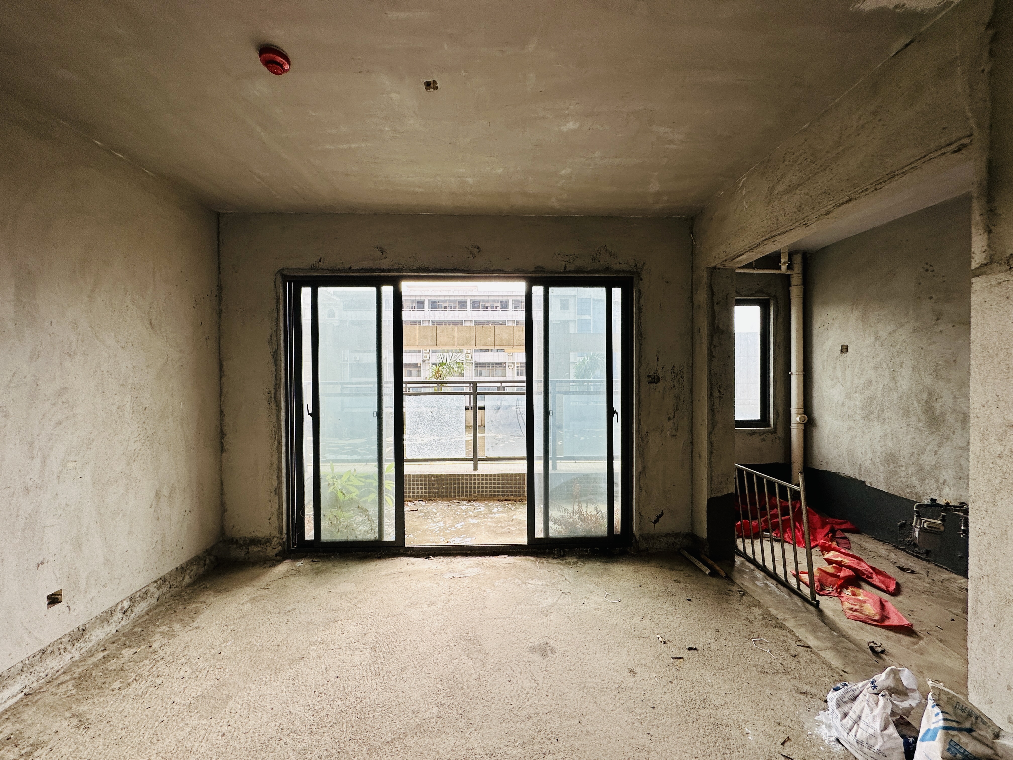 海鑫城一期  3室2厅2卫    209.0万 海鑫城一期  3室2厅2卫    209.0万客厅