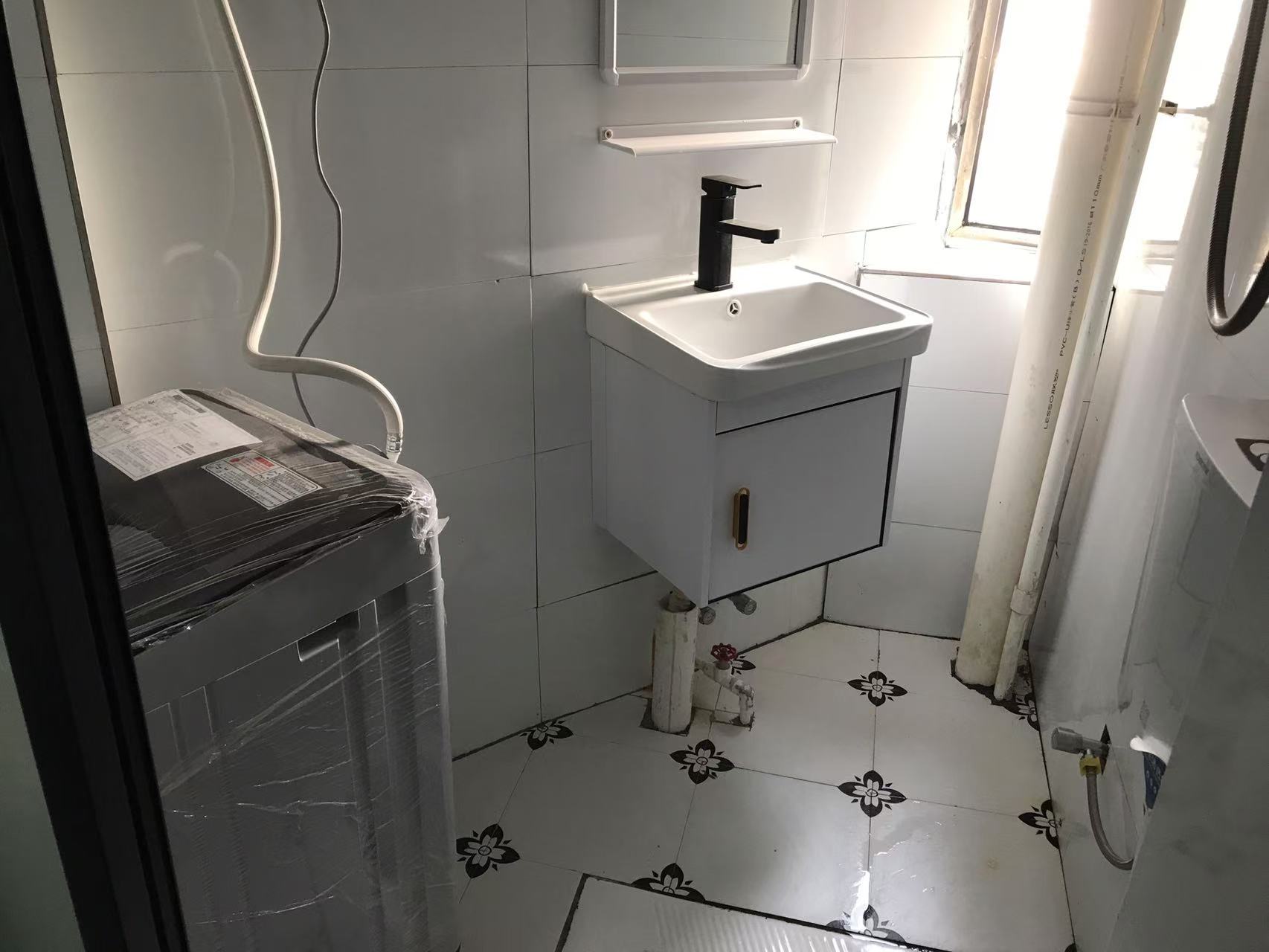 龙塘安置区(龙塘小区) 1室0厅1卫 700.0元/月 龙塘安置区(龙塘小区) 1室0厅1卫 700.0元/月室内图