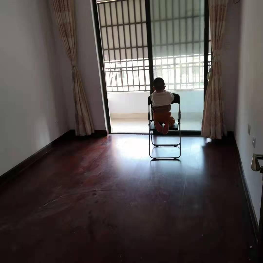 中海国际三期  3室2厅1卫    2200.0元/月 中海国际三期  3室2厅1卫    2200.0元/月室内图