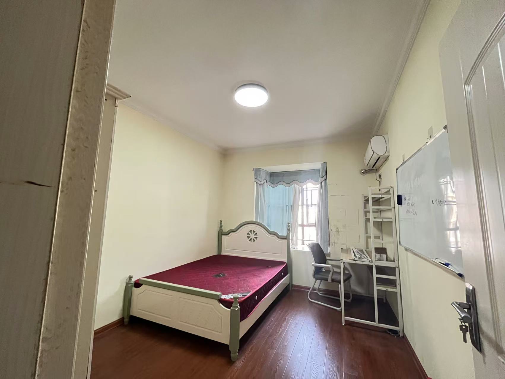 三江花中城  2室1厅1卫    1900.0元/月室内图