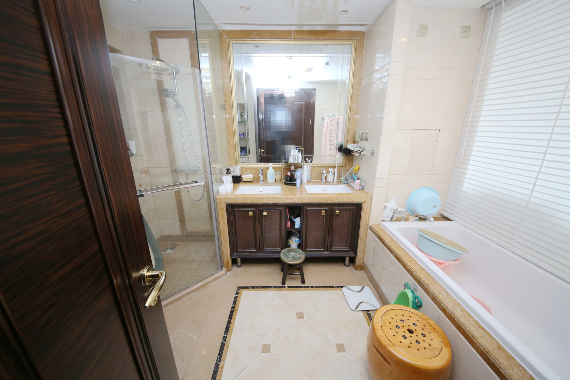 华远隆玺  3室2厅3卫   540.00万卫生间