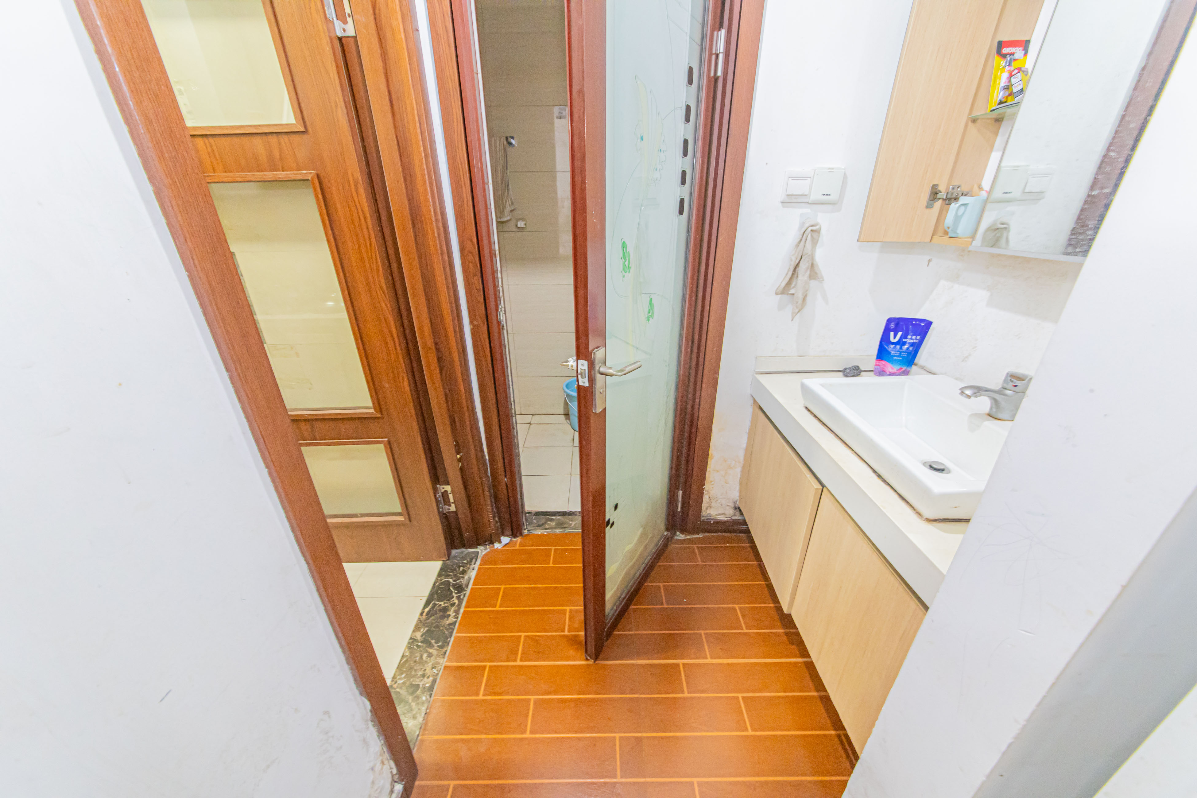 绿地公馆(绿地名邸) 1室1厅1卫 67.0万 绿地公馆(绿地名邸) 1室1厅1卫 67.0万卫生间