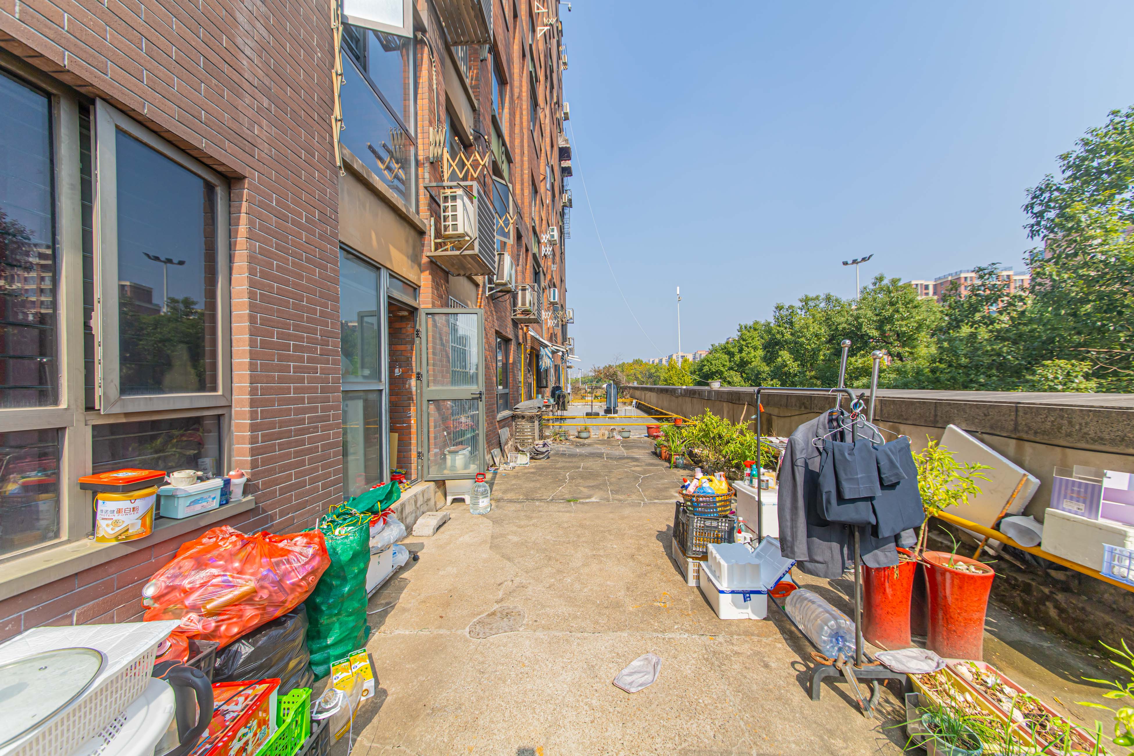 绿地公馆(绿地名邸) 1室1厅1卫 67.0万 绿地公馆(绿地名邸) 1室1厅1卫 67.0万阳台