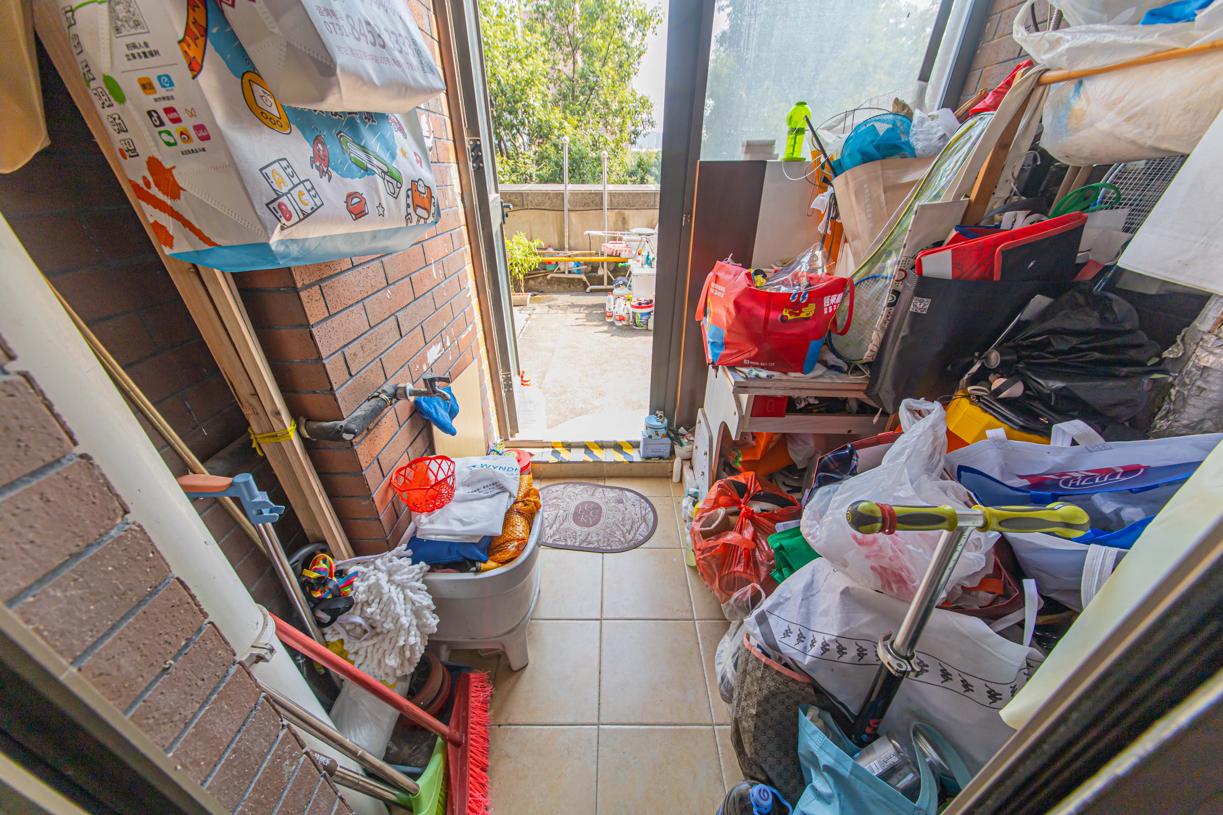 绿地公馆(绿地名邸) 1室1厅1卫 67.0万 绿地公馆(绿地名邸) 1室1厅1卫 67.0万阳台