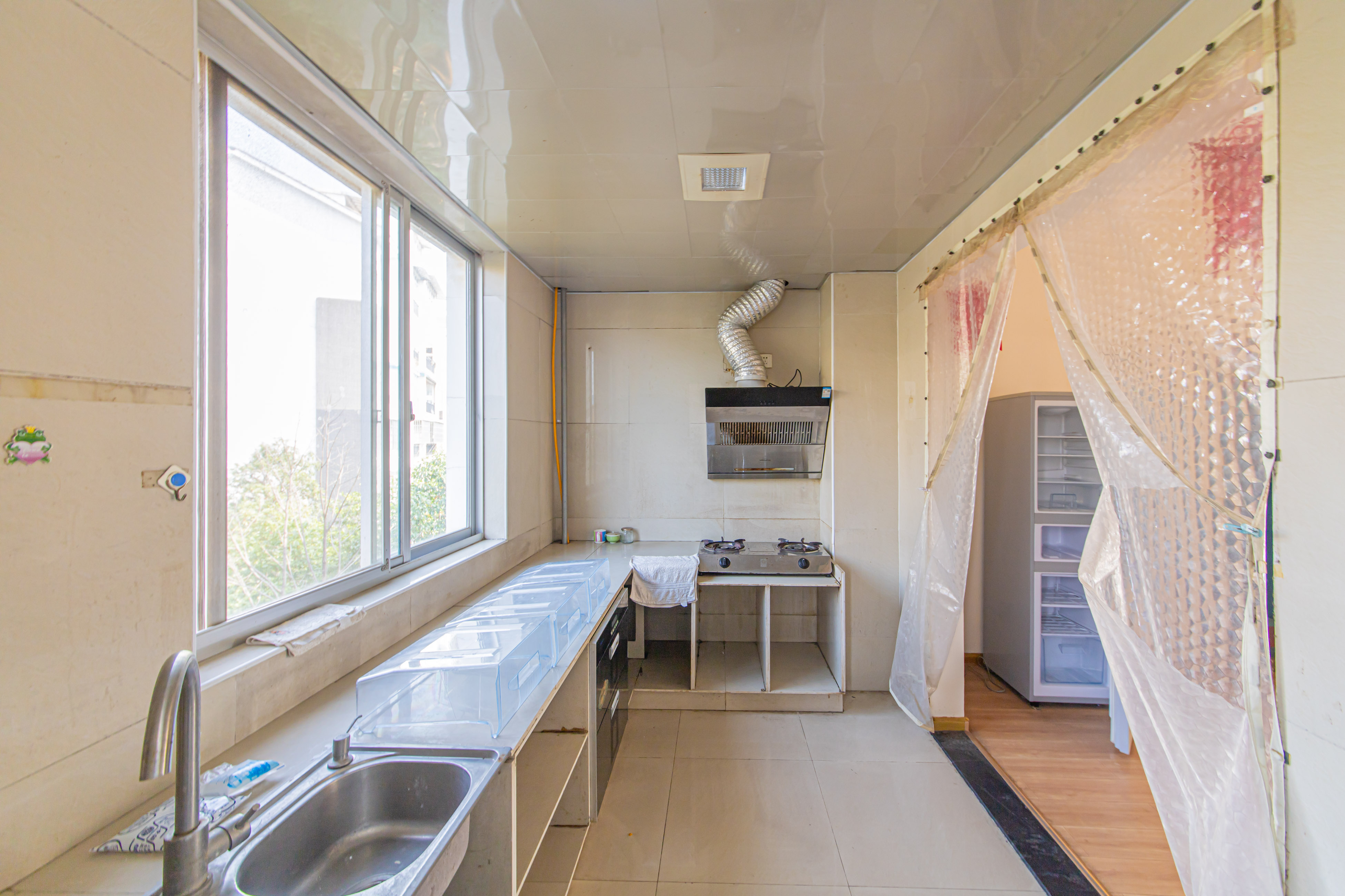 九峰小区(一二三四区)  3室2厅2卫    168.8万 九峰小区(一二三四区)  3室2厅2卫    168.8万厨房