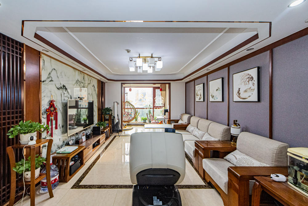 北辰三角洲E4区  4室2厅2卫    179.0万