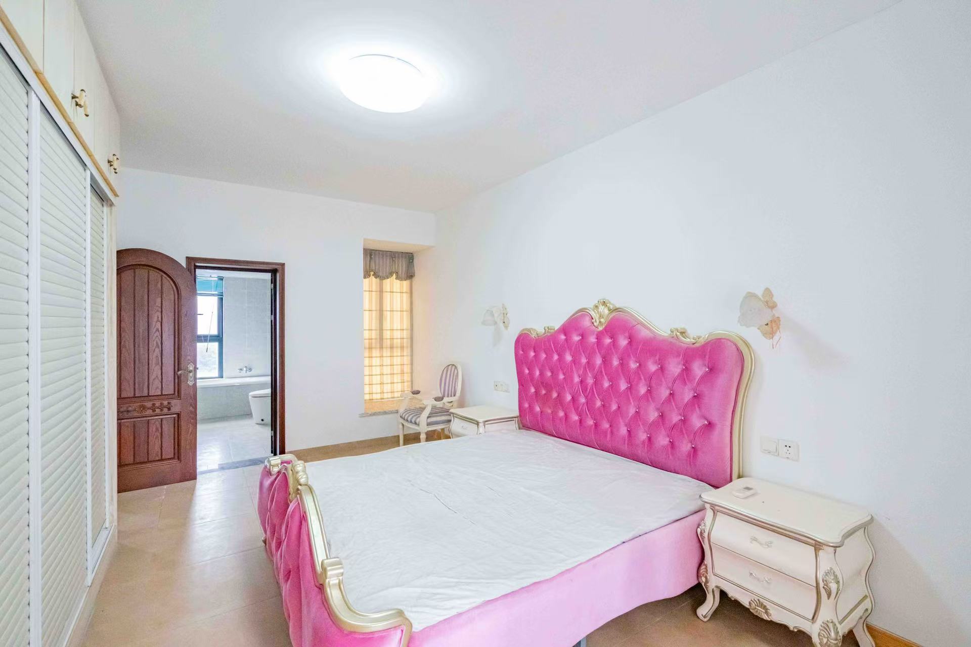 藏珑湖上国际花园 3室2厅2卫 3800.0元/月 藏珑湖上国际花园 3室2厅2卫 3800.0元/月室内图