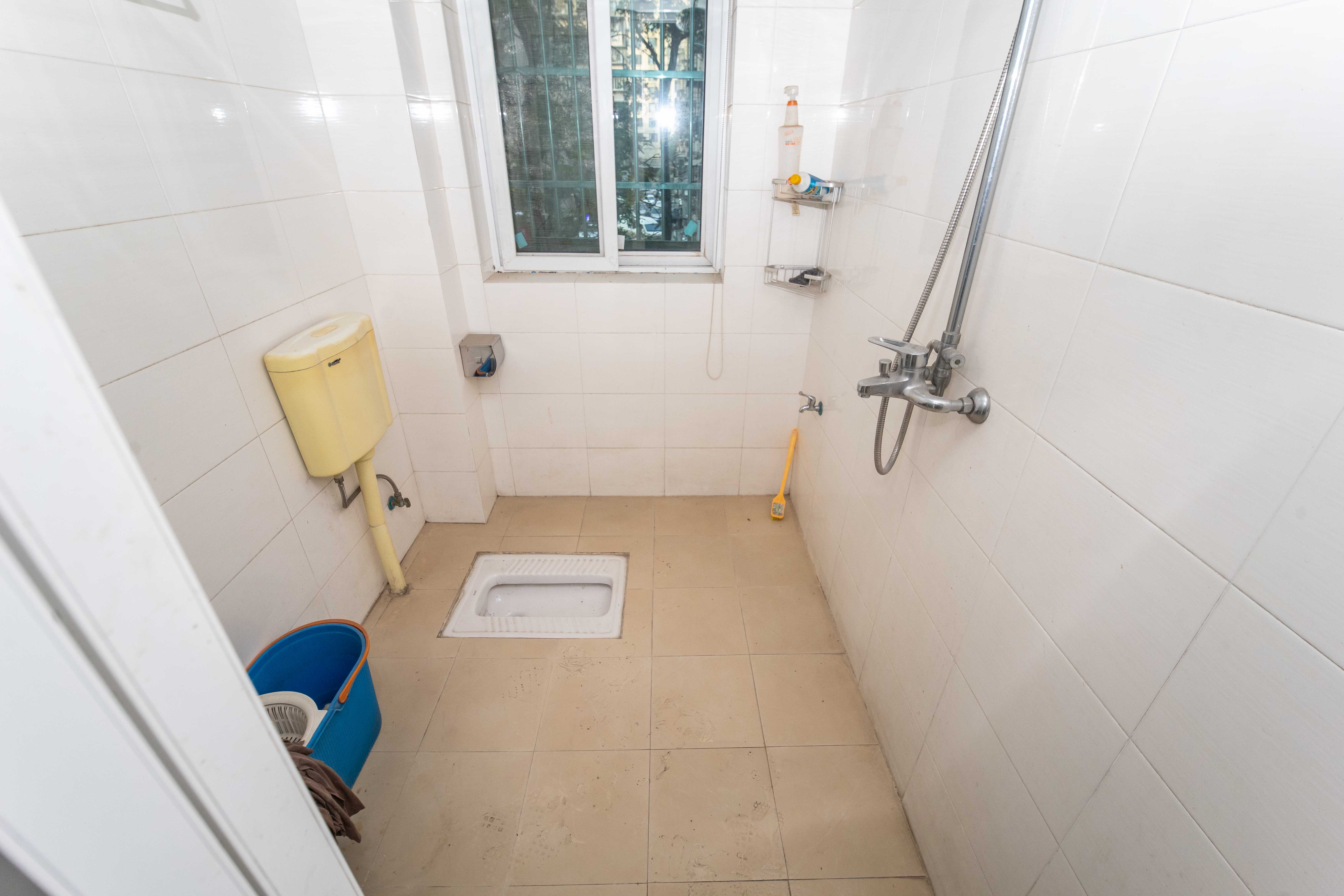 留香雅苑  3室2厅2卫    99.8万卫生间