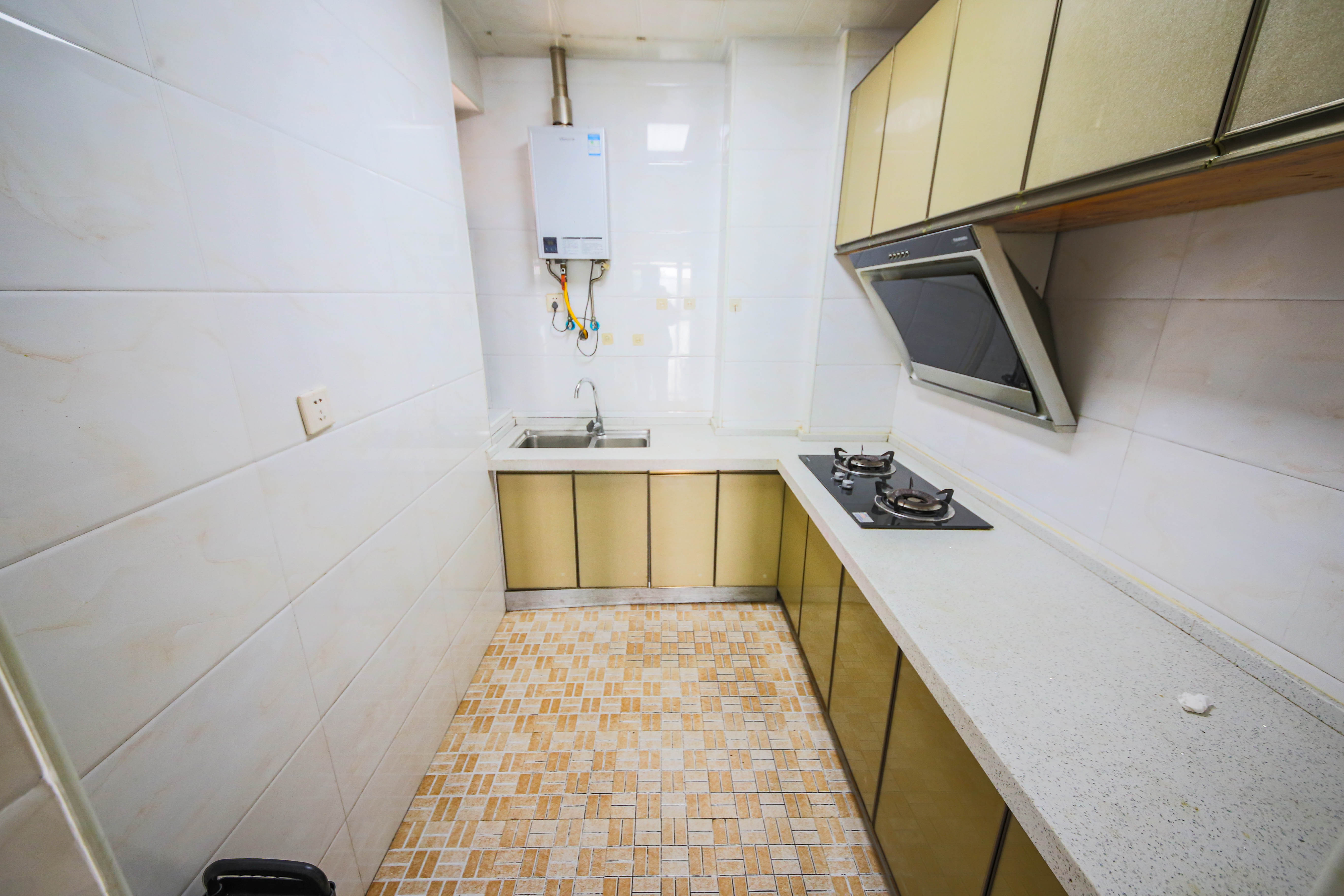 夏威夷碧水春城(碧桂园城市花园)  3室2厅1卫    78.0万 夏威夷碧水春城(碧桂园城市花园)  3室2厅1卫    78.0万厨房