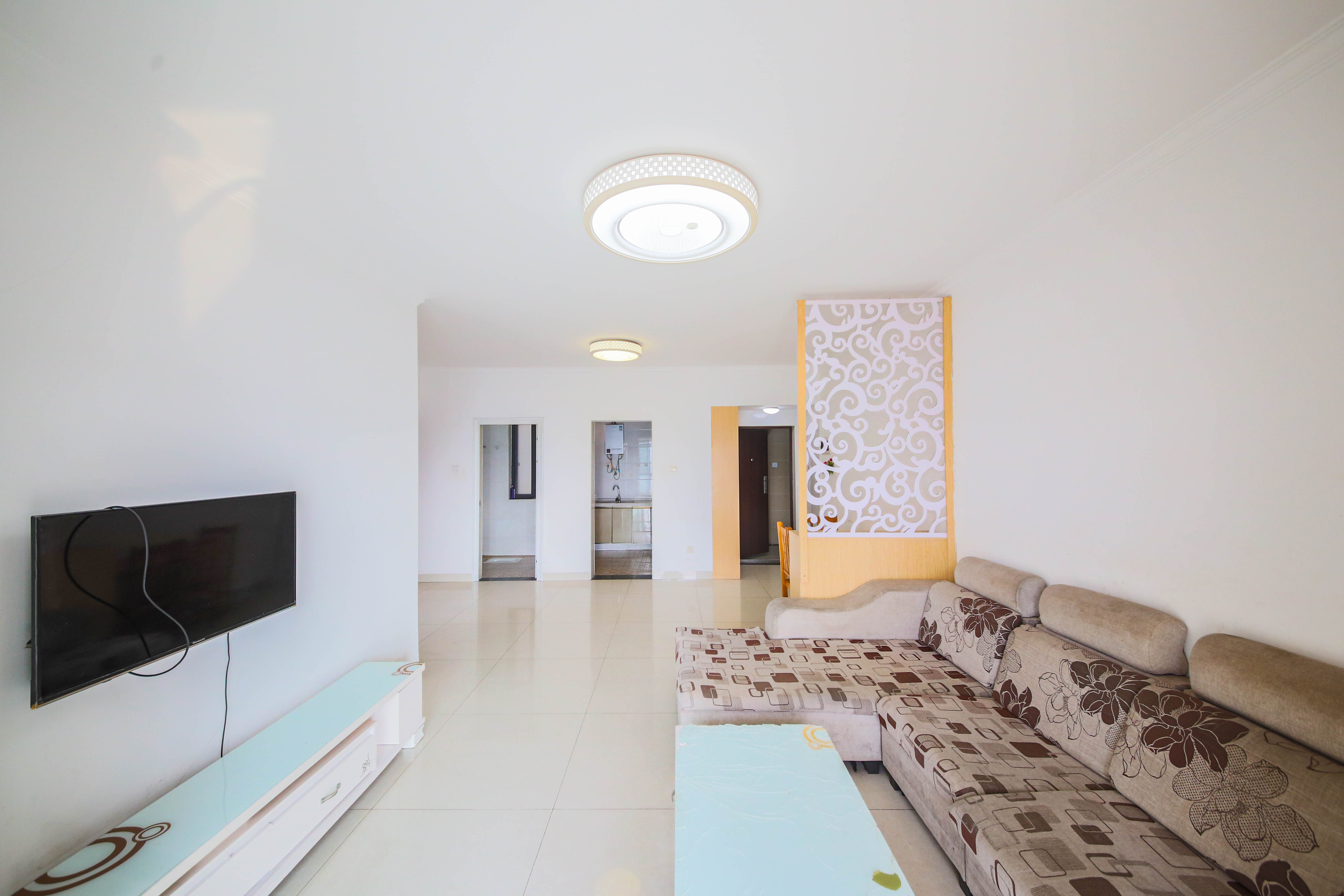 夏威夷碧水春城(碧桂园城市花园)  3室2厅1卫    78.0万 夏威夷碧水春城(碧桂园城市花园)  3室2厅1卫    78.0万客厅