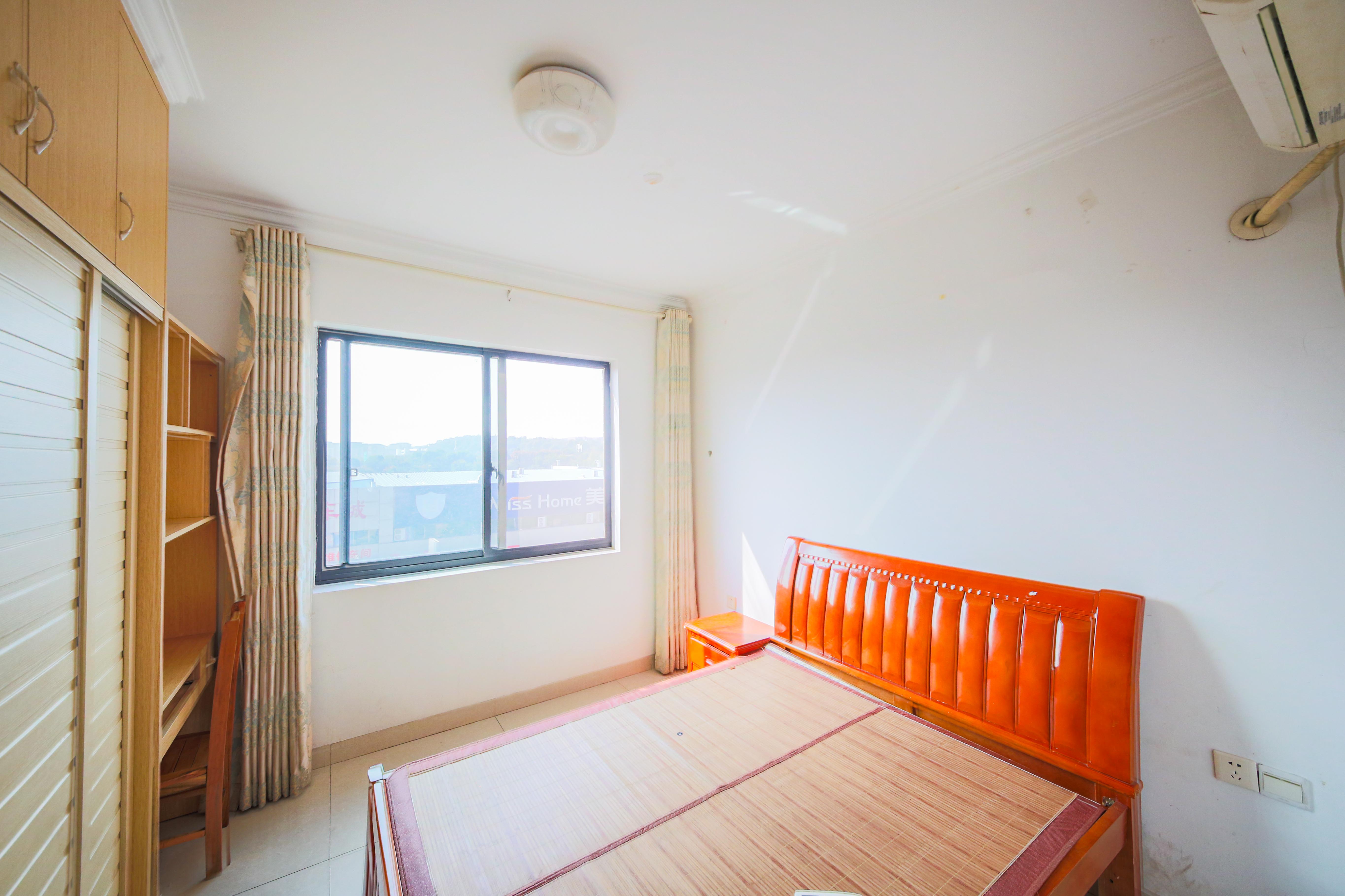 夏威夷碧水春城(碧桂园城市花园)  3室2厅1卫    78.0万 夏威夷碧水春城(碧桂园城市花园)  3室2厅1卫    78.0万卧室