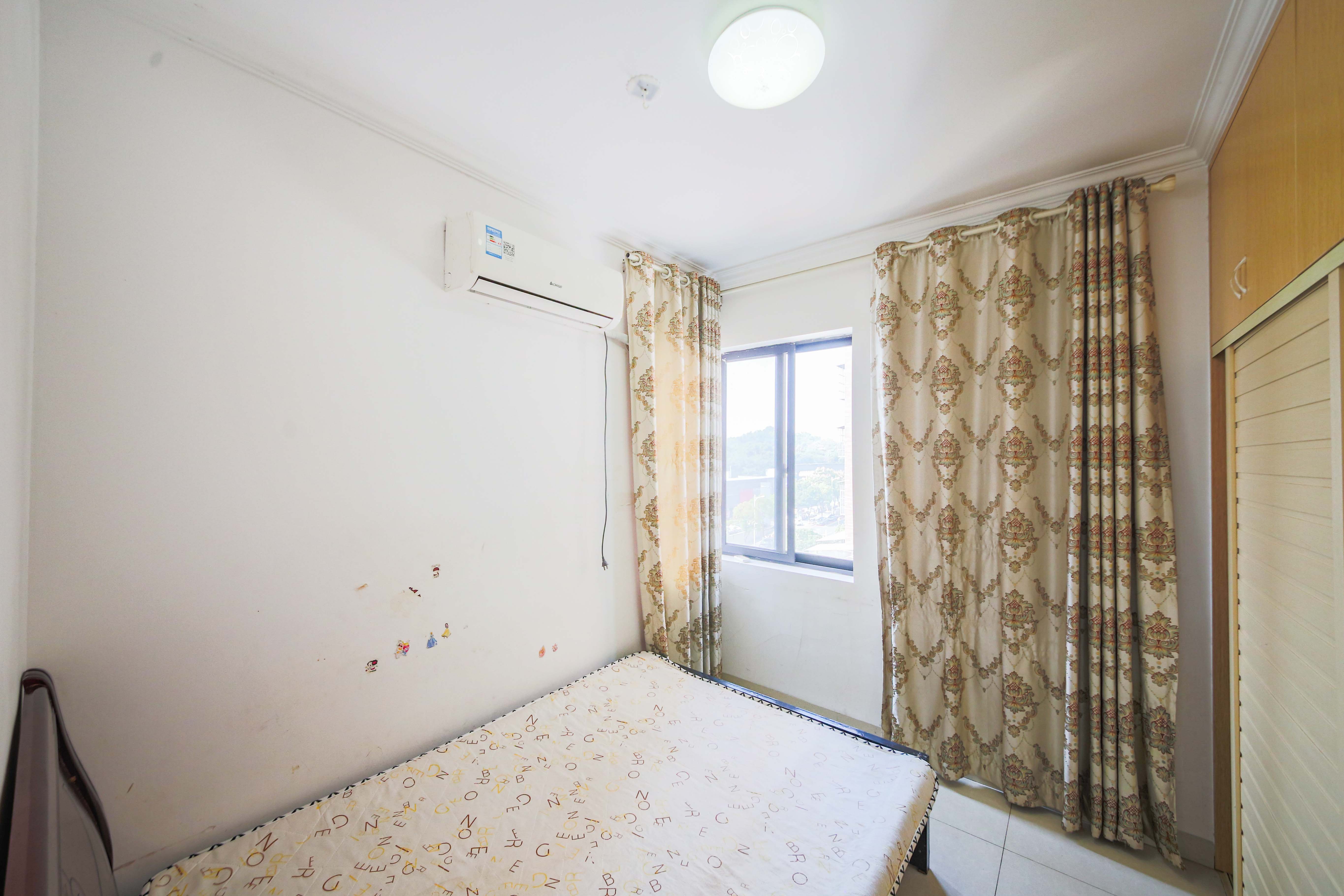 夏威夷碧水春城(碧桂园城市花园)  3室2厅1卫    78.0万 夏威夷碧水春城(碧桂园城市花园)  3室2厅1卫    78.0万卧室