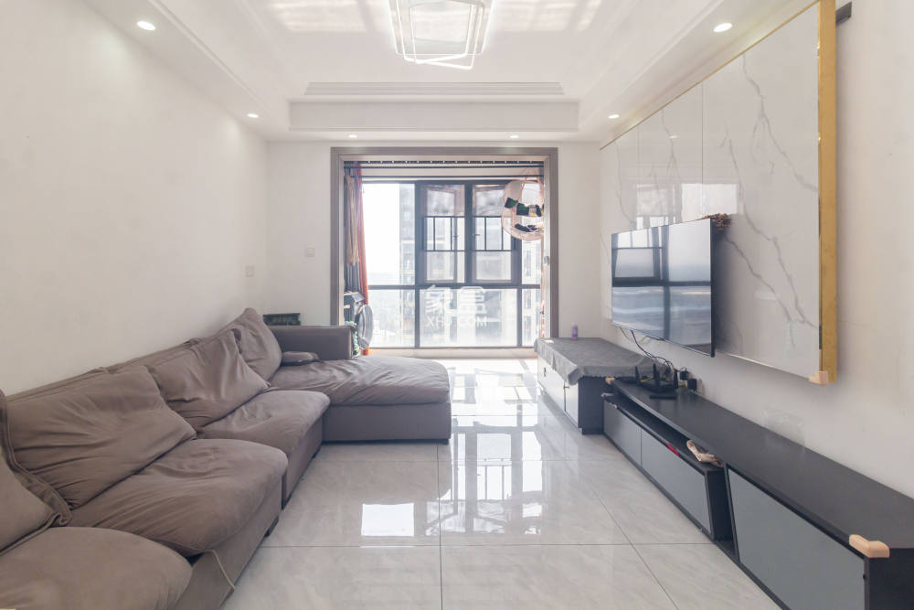 华远海蓝郡  3室2厅2卫    57.8万