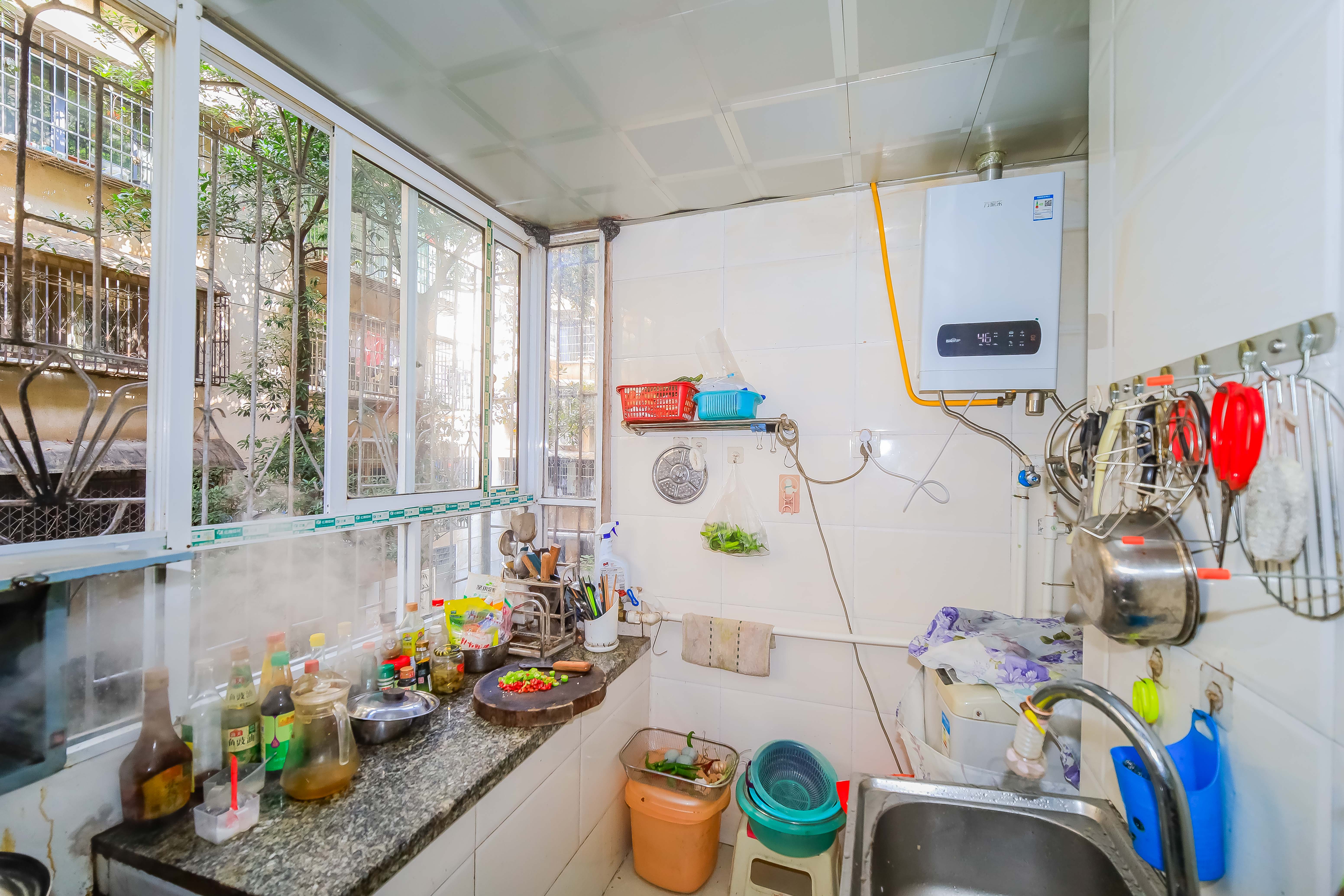 东塘电力院  3室2厅1卫    82.0万 东塘电力院  3室2厅1卫    82.0万厨房