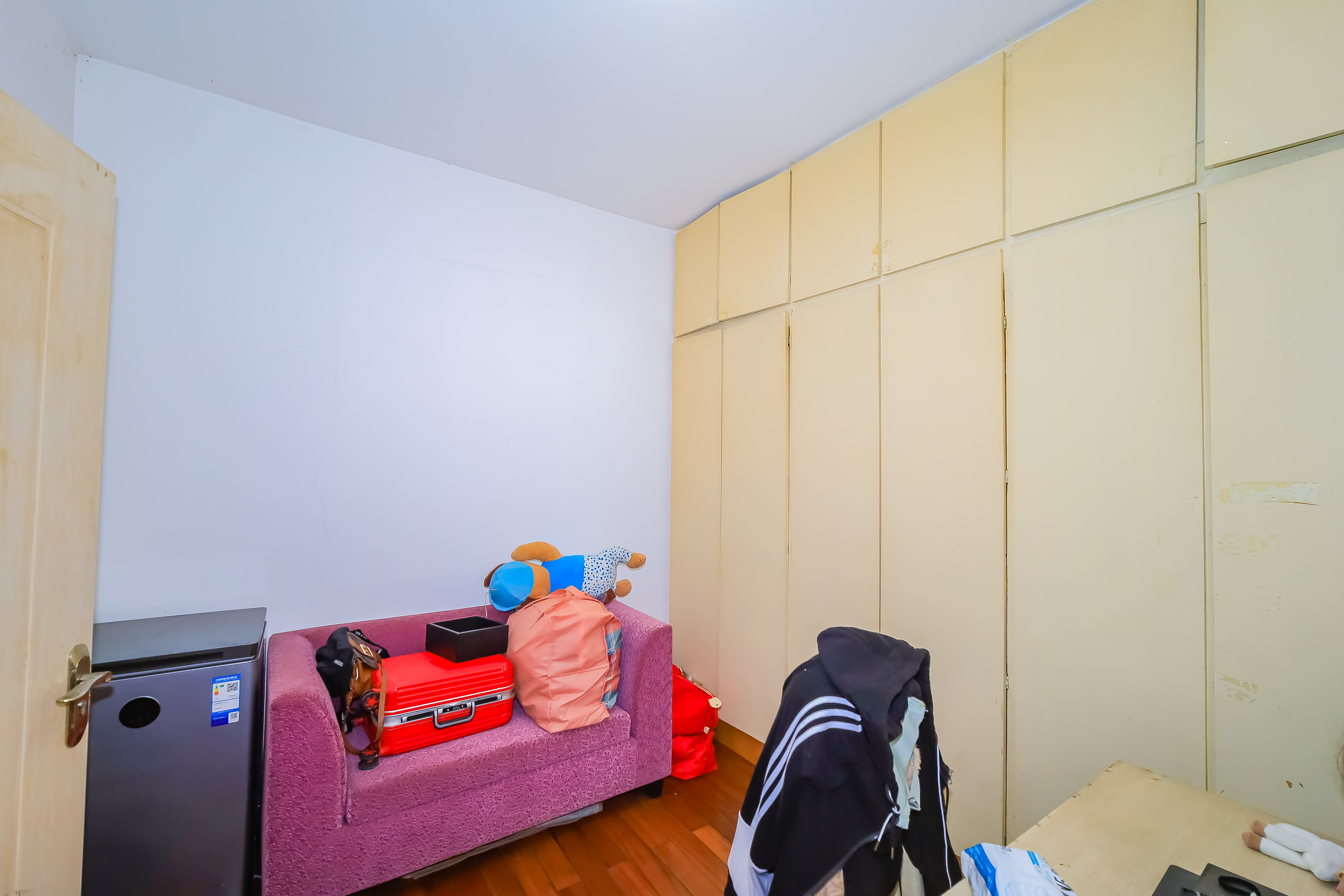 东塘电力院  3室2厅1卫    82.0万 东塘电力院  3室2厅1卫    82.0万卧室