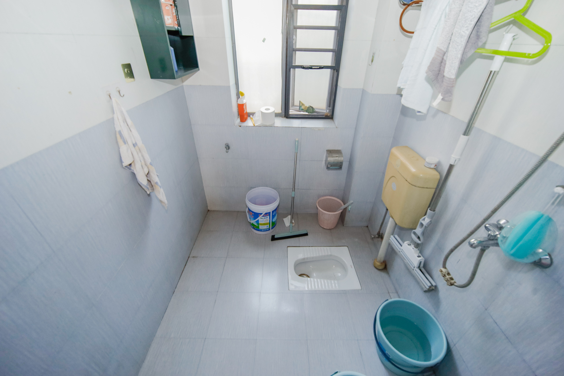 上海城小区  3室2厅2卫   112.00万卫生间