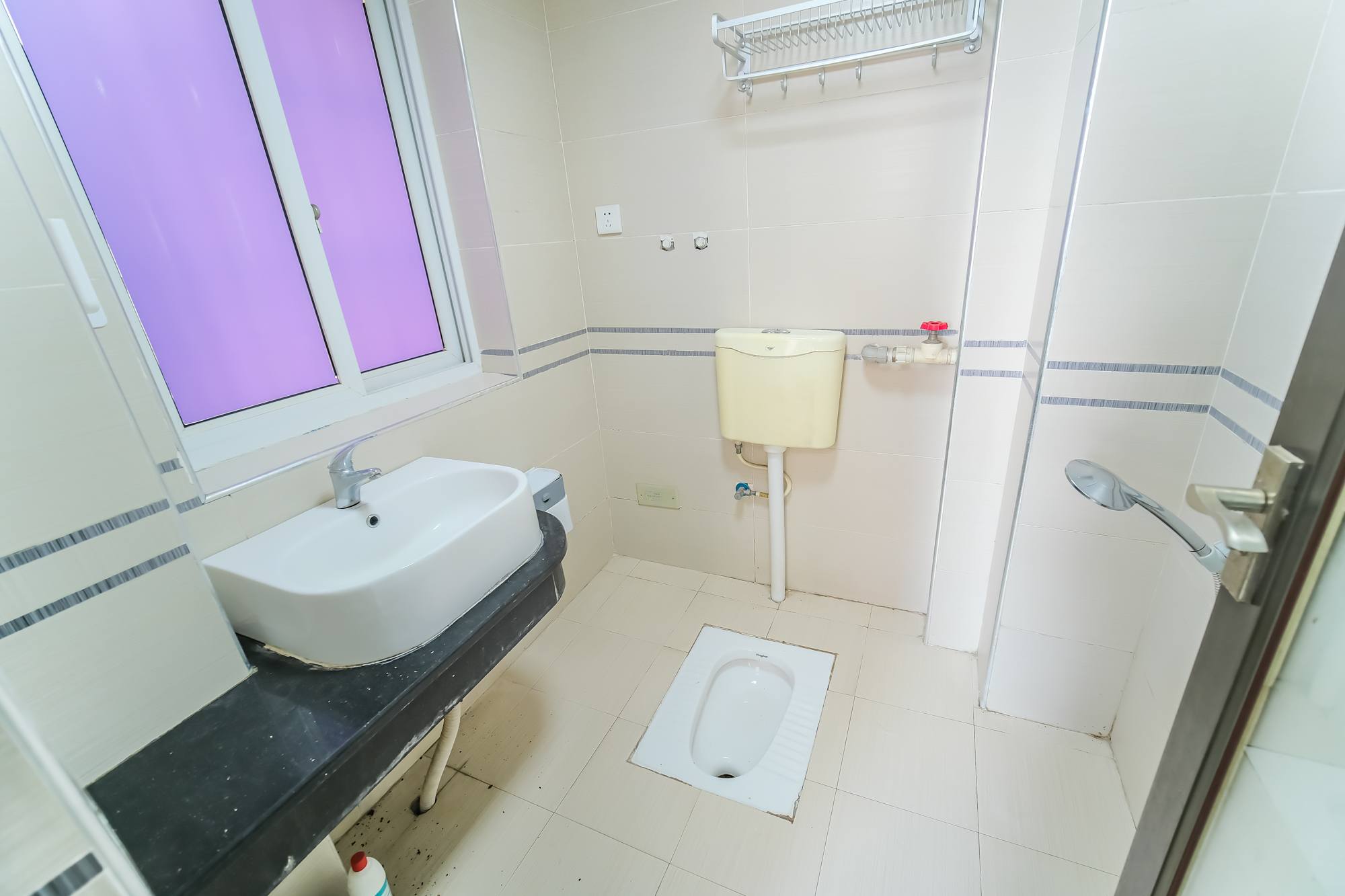 月亮湾草莓街区一、二期 1室1厅1卫 29.0万 月亮湾草莓街区一、二期 1室1厅1卫 29.0万卫生间