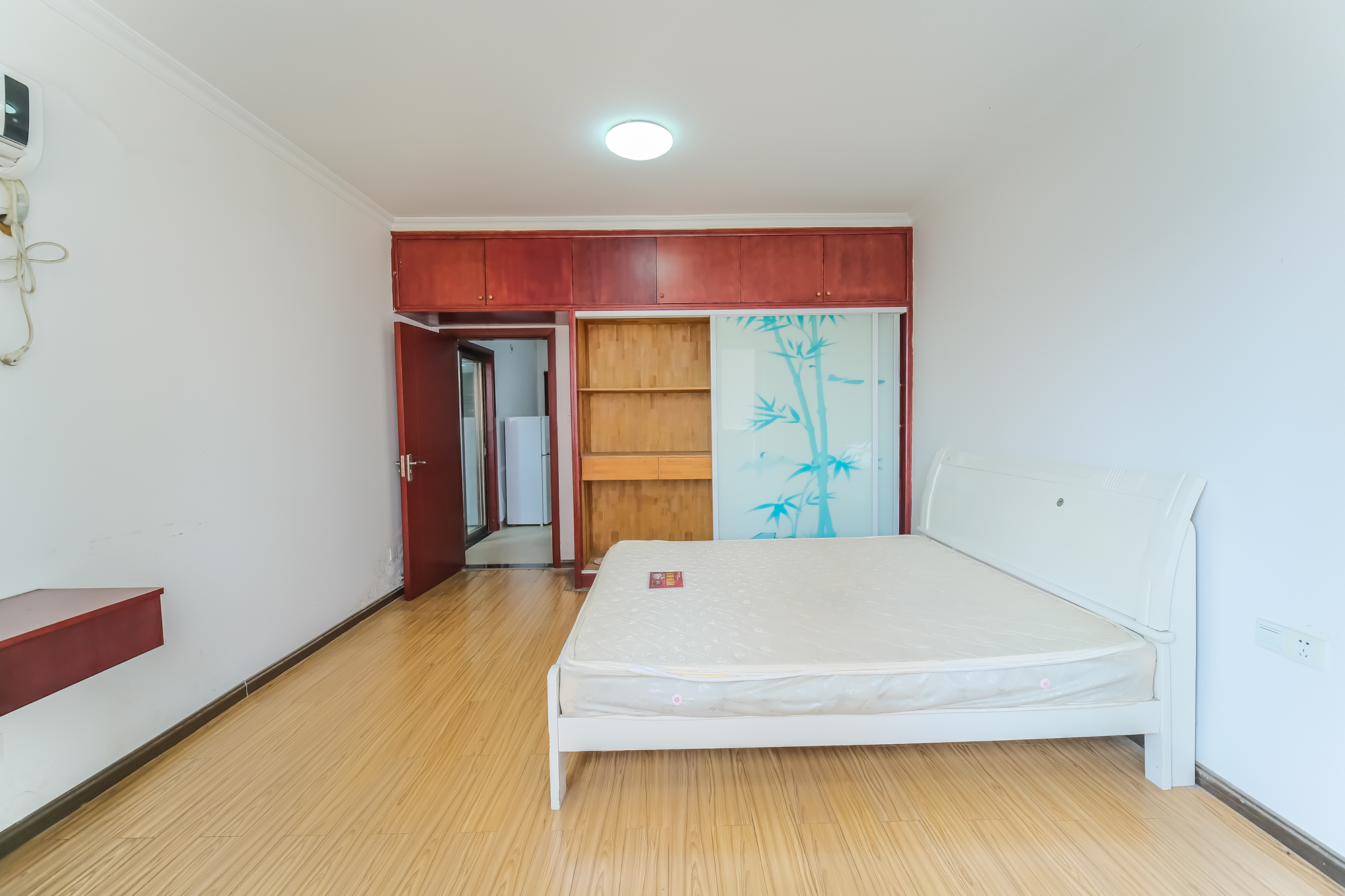 月亮湾草莓街区一、二期 1室1厅1卫 29.0万 月亮湾草莓街区一、二期 1室1厅1卫 29.0万卧室