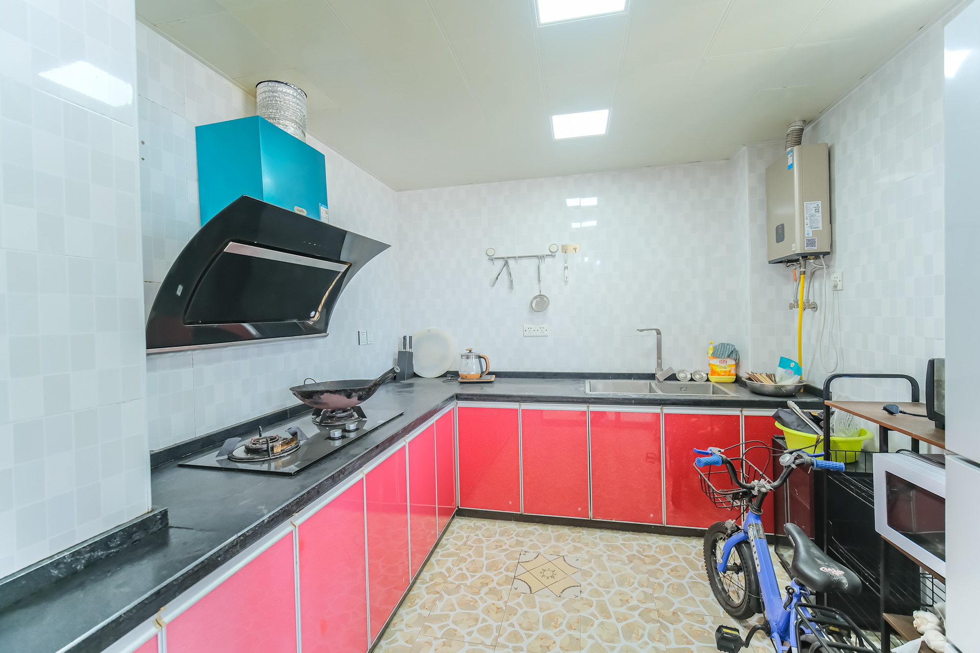 三一街区 3室2厅2卫 80.0万 三一街区 3室2厅2卫 80.0万厨房