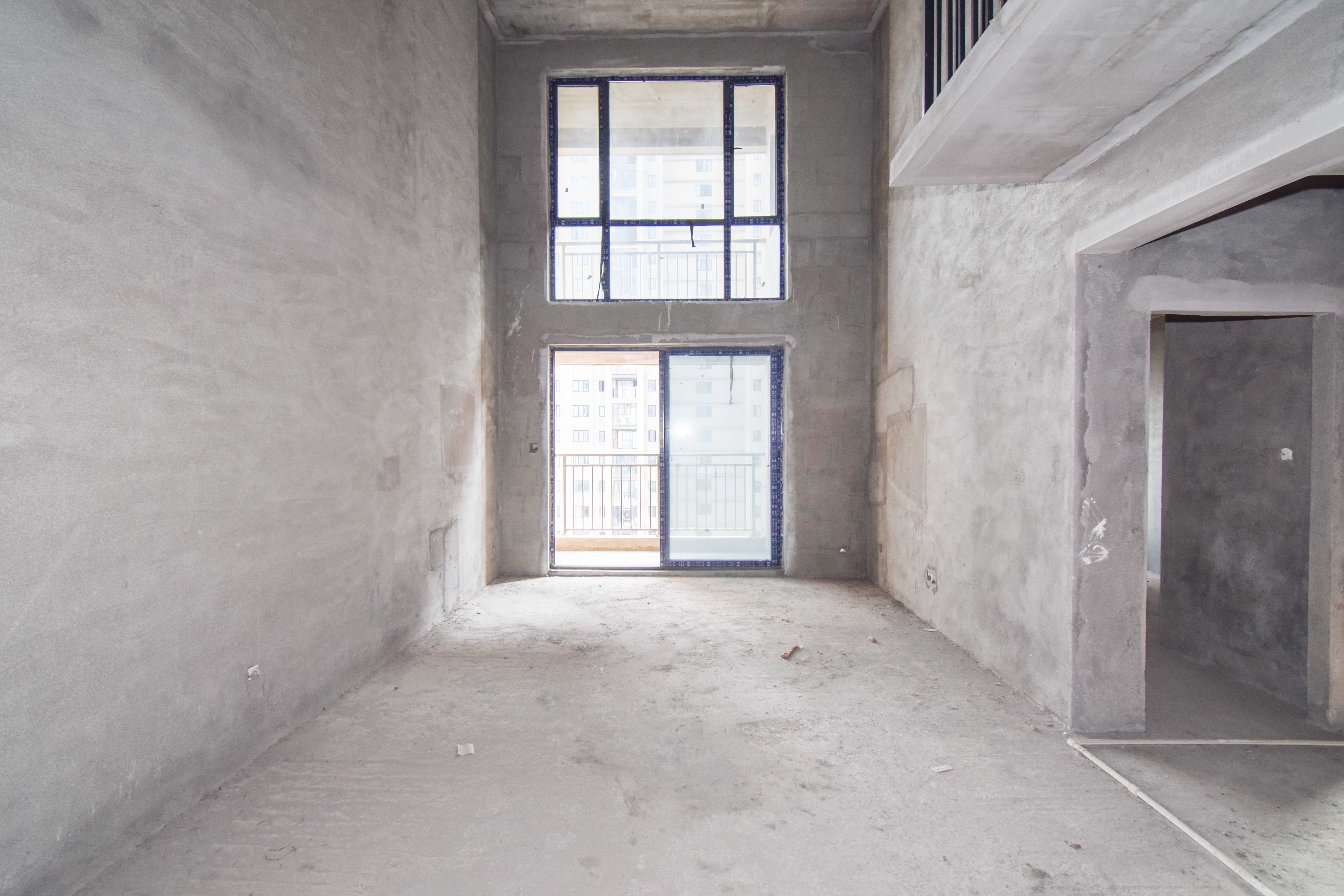 大汉月亮河畔  5室2厅2卫    80.0万 大汉月亮河畔  5室2厅2卫    80.0万