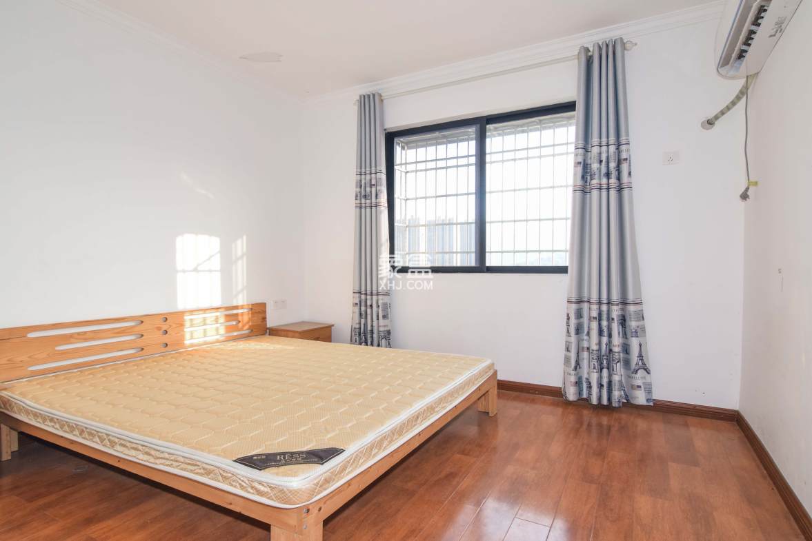 金富星城 3室2厅1卫 58.0万 金富星城 3室2厅1卫 58.0万卧室