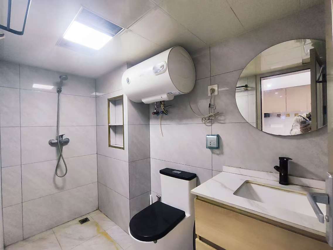 信诚湘江揽月(至善美景大厦) 1室2厅1卫 1600.0元/月 信诚湘江揽月(至善美景大厦) 1室2厅1卫 1600.0元/月室内图