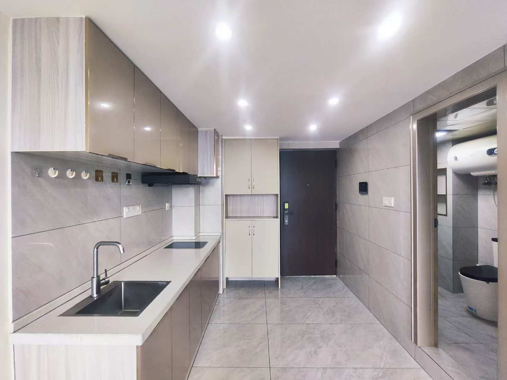 信诚湘江揽月(至善美景大厦) 1室2厅1卫 1600.0元/月 信诚湘江揽月(至善美景大厦) 1室2厅1卫 1600.0元/月室内图