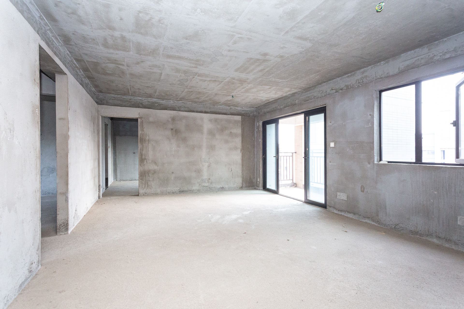 时代倾城三期 4室2厅2卫 81.5万 时代倾城三期 4室2厅2卫 81.5万客厅