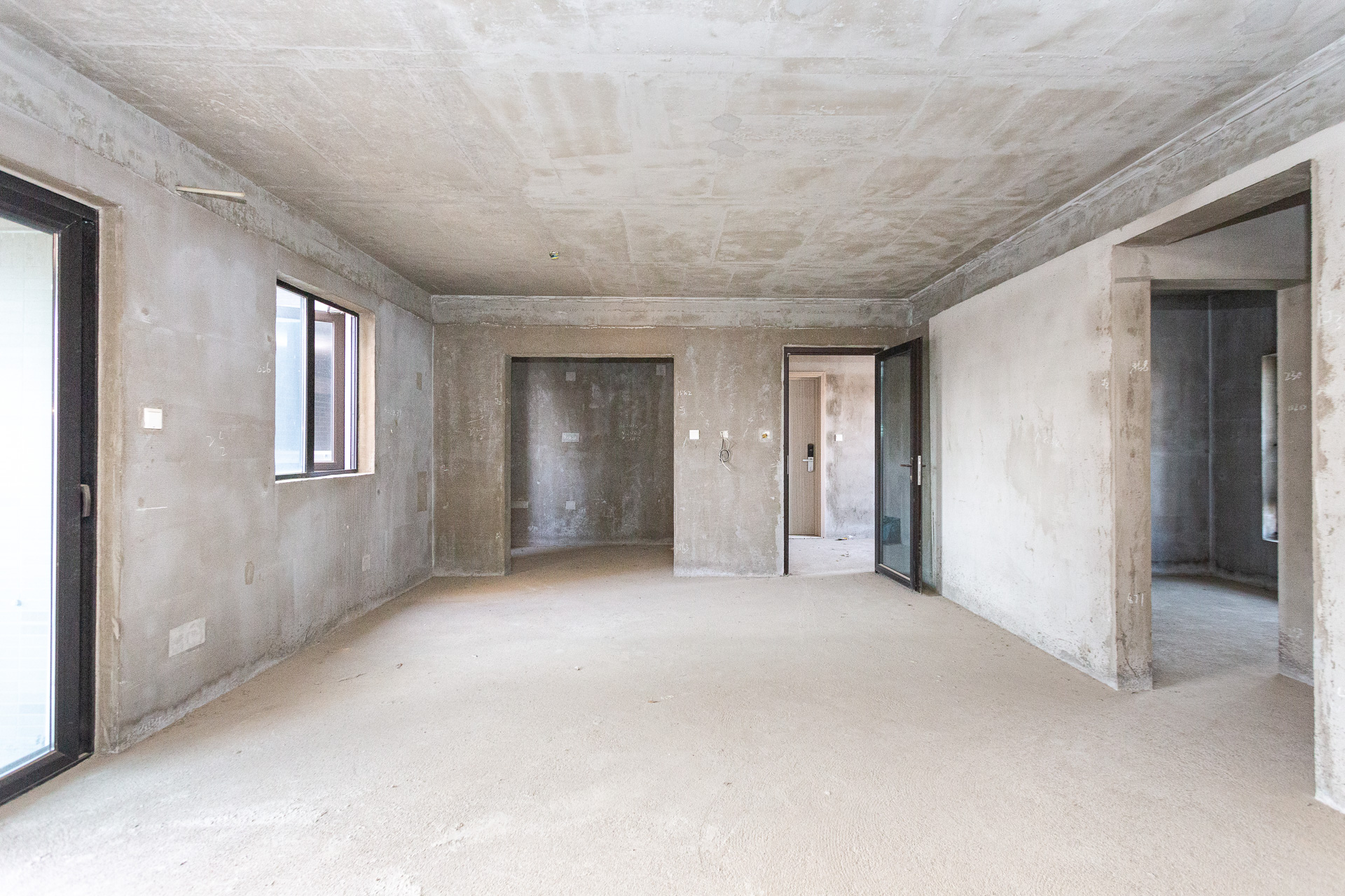 时代倾城三期 4室2厅2卫 81.5万 时代倾城三期 4室2厅2卫 81.5万客厅