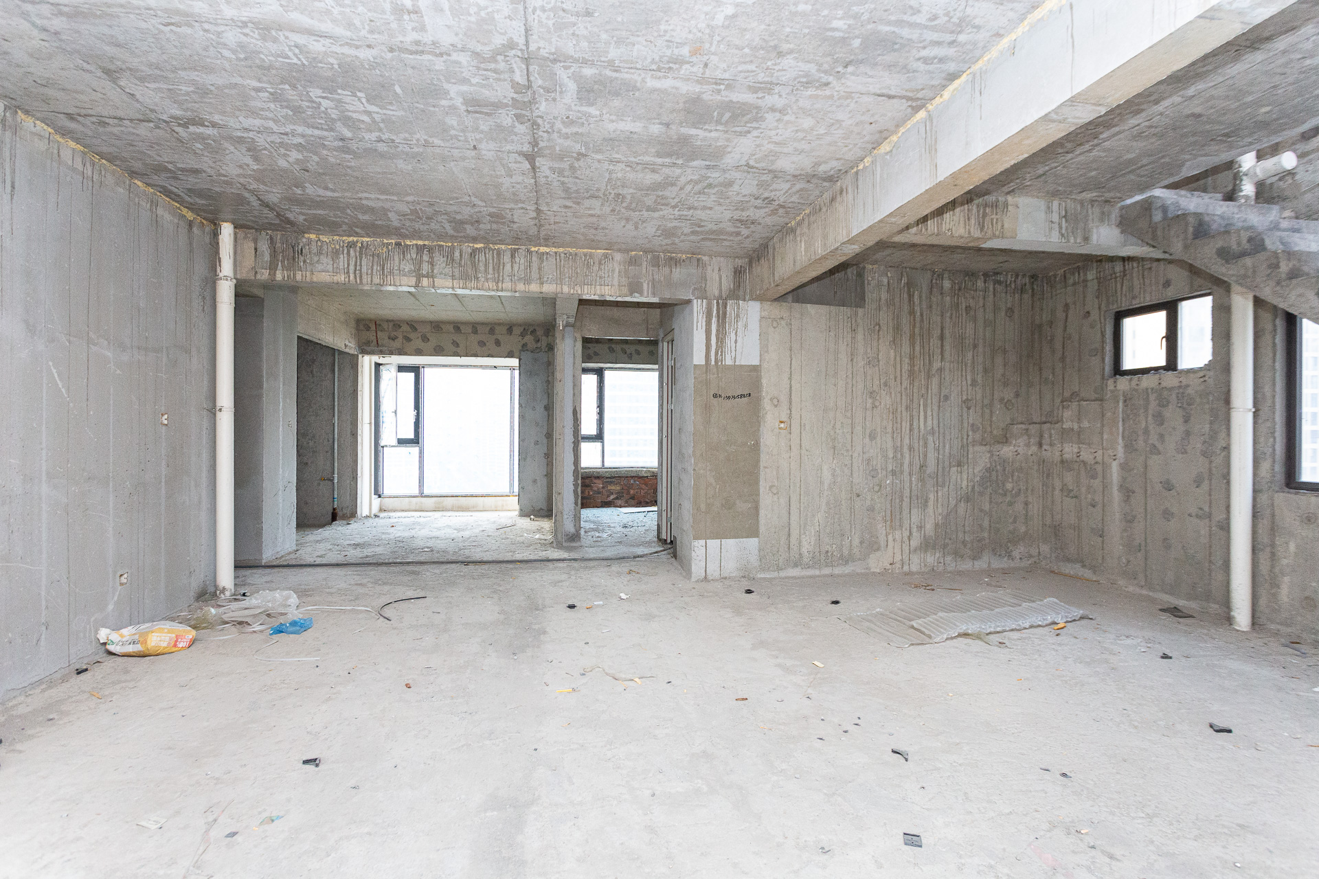 润和湘江天地C区 4室2厅1卫 146.0万 润和湘江天地C区 4室2厅1卫 146.0万客厅